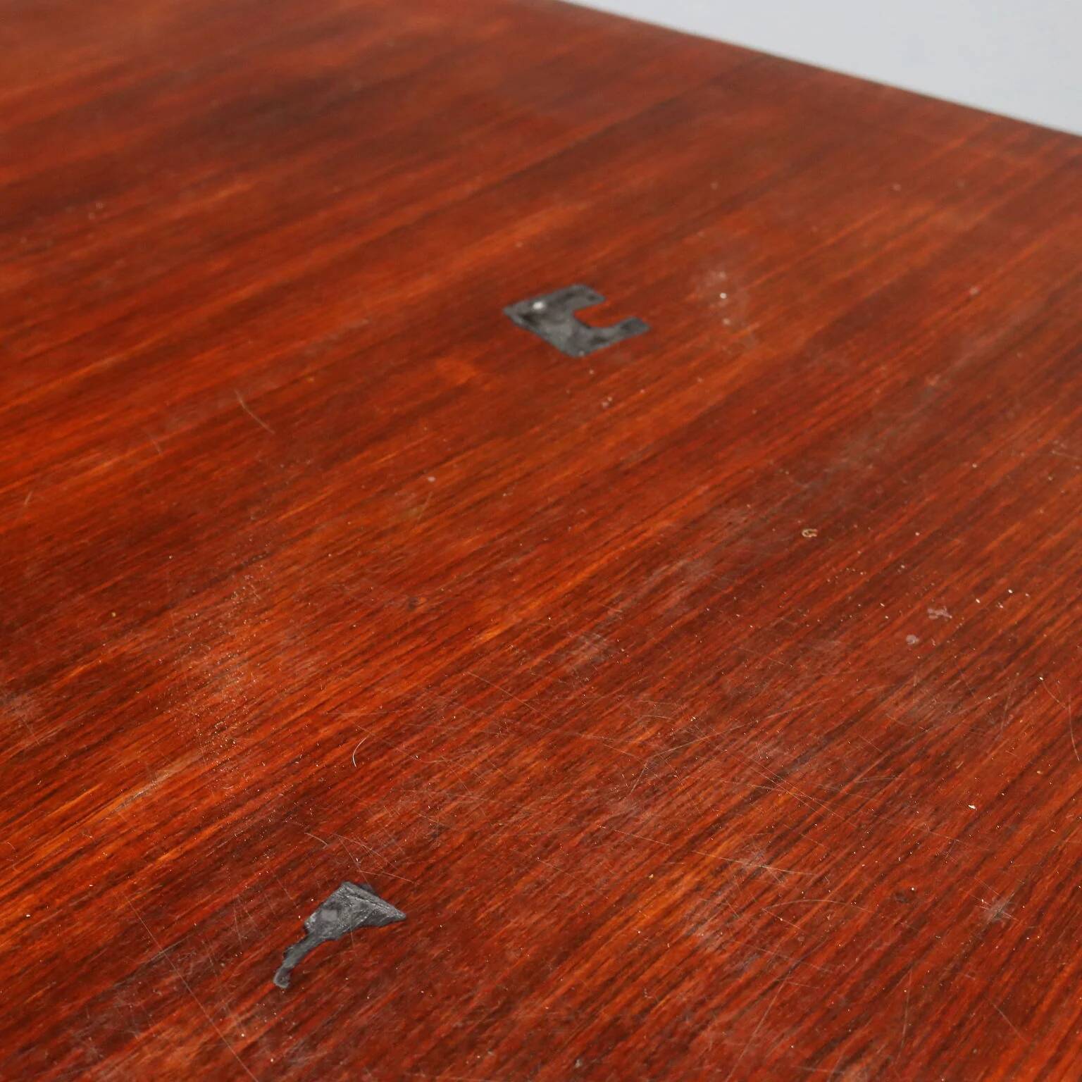 Art Deco table in rosewood and thuya burl.