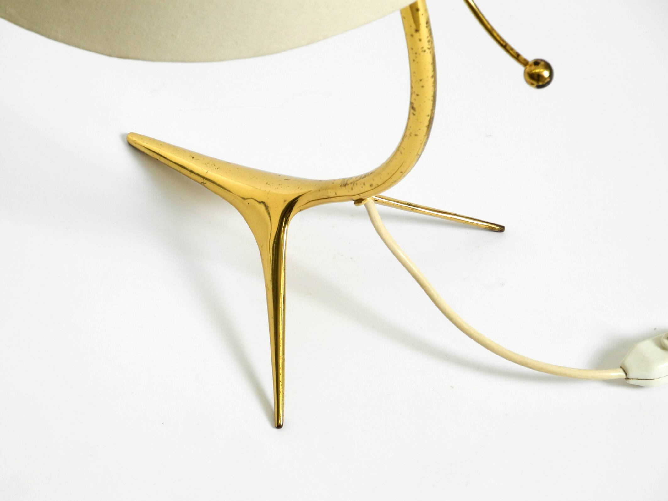 Large mid-century modern brass crow's foot table lamp by Kalmar Austria