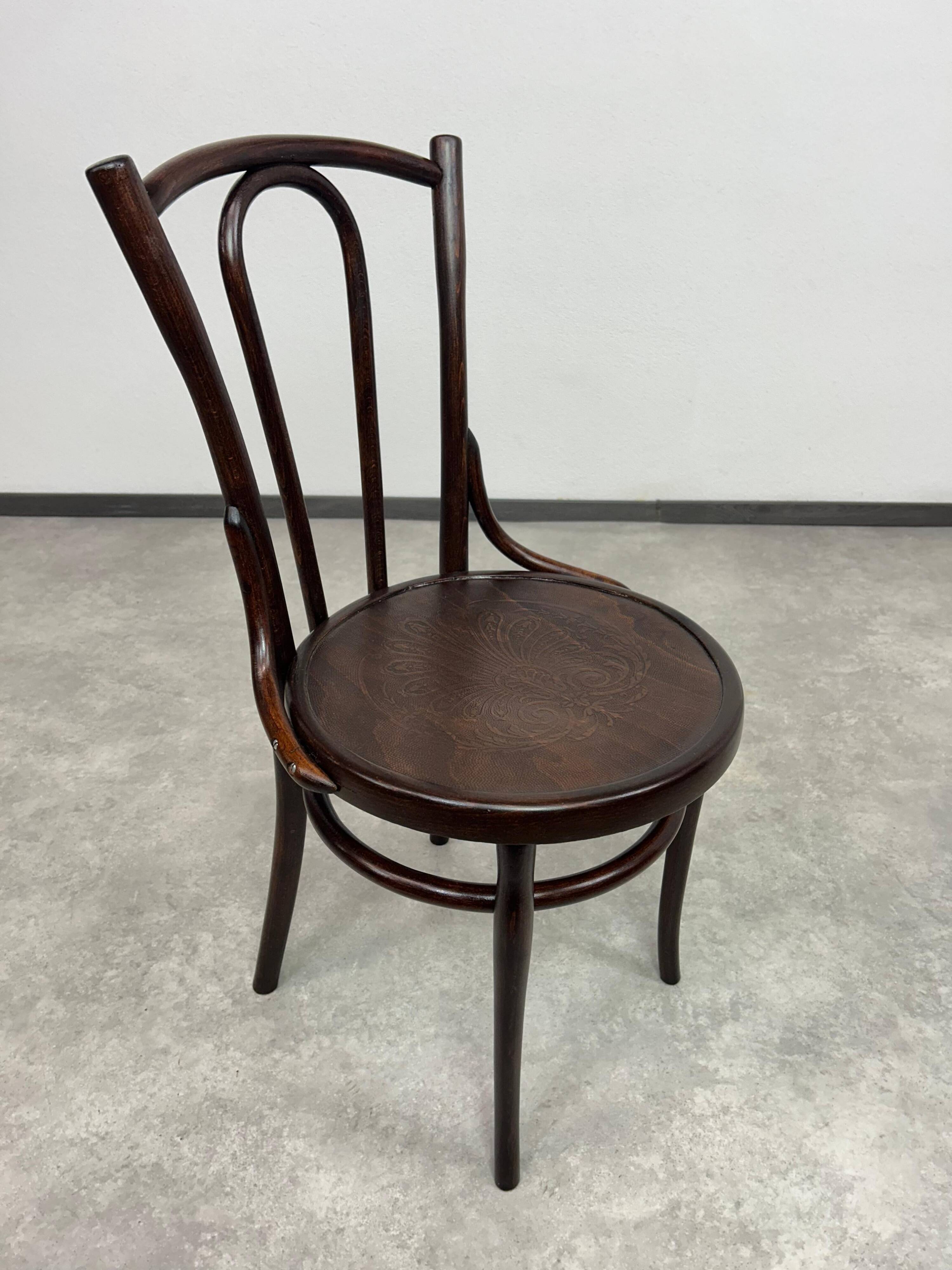 Chaise en bois courbé par Thonet no.54
