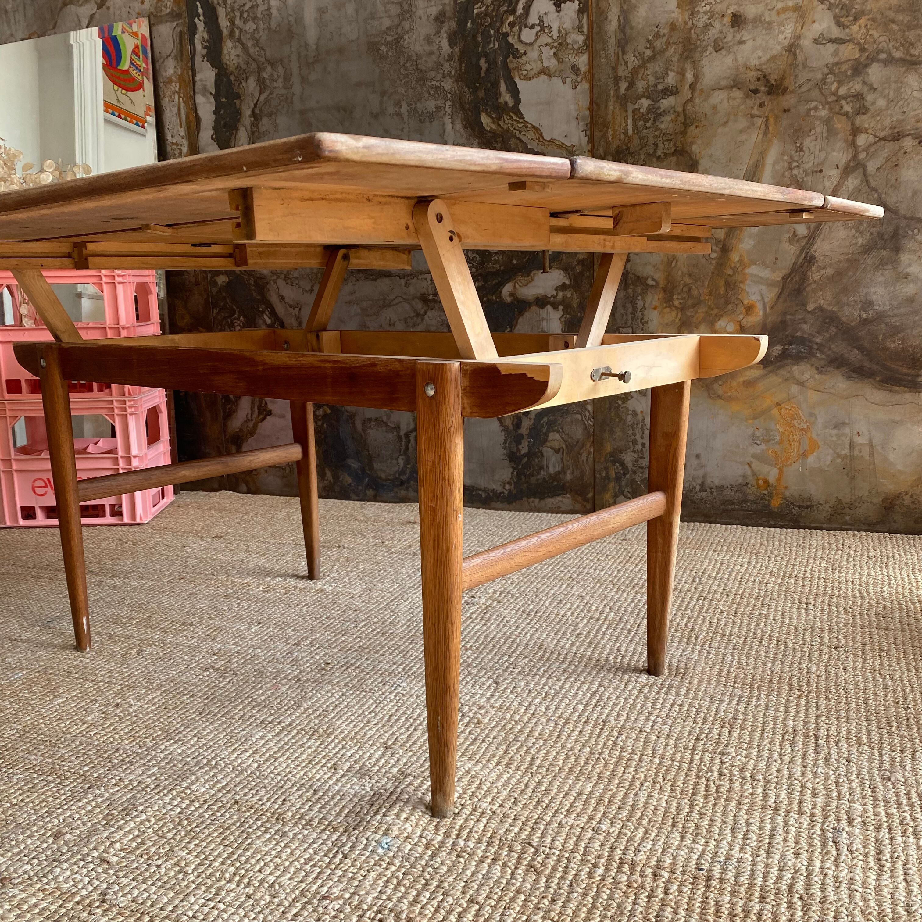 Table basse scandinave escamotable