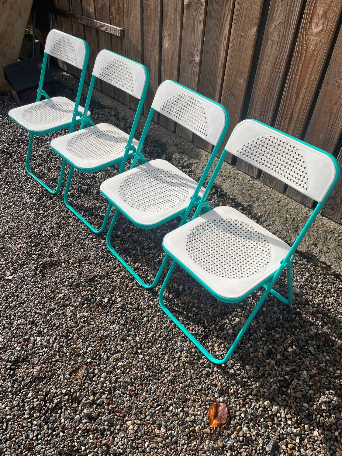 4 vintage 80's folding chairs