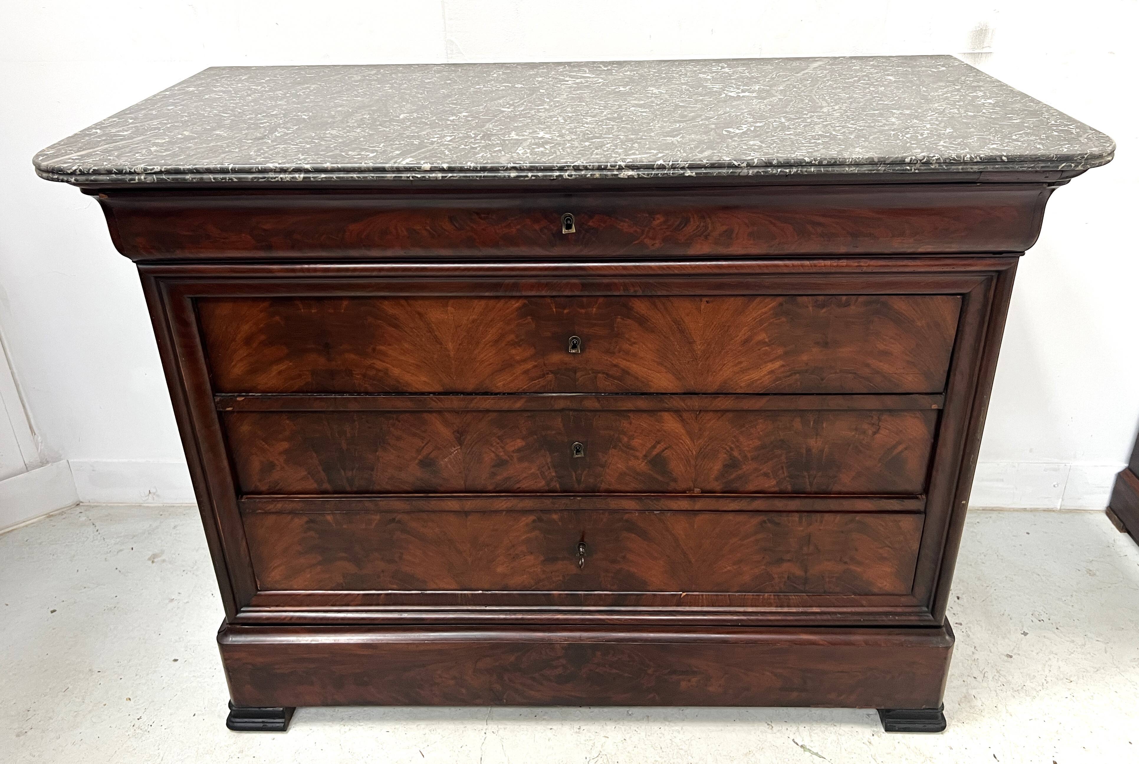 Commode secrétaire Louis Philippe en acajou XIX siècle