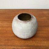 Minimalist vase from a German workshop from the mid-century by Lu and Gerd Grove, 1961.