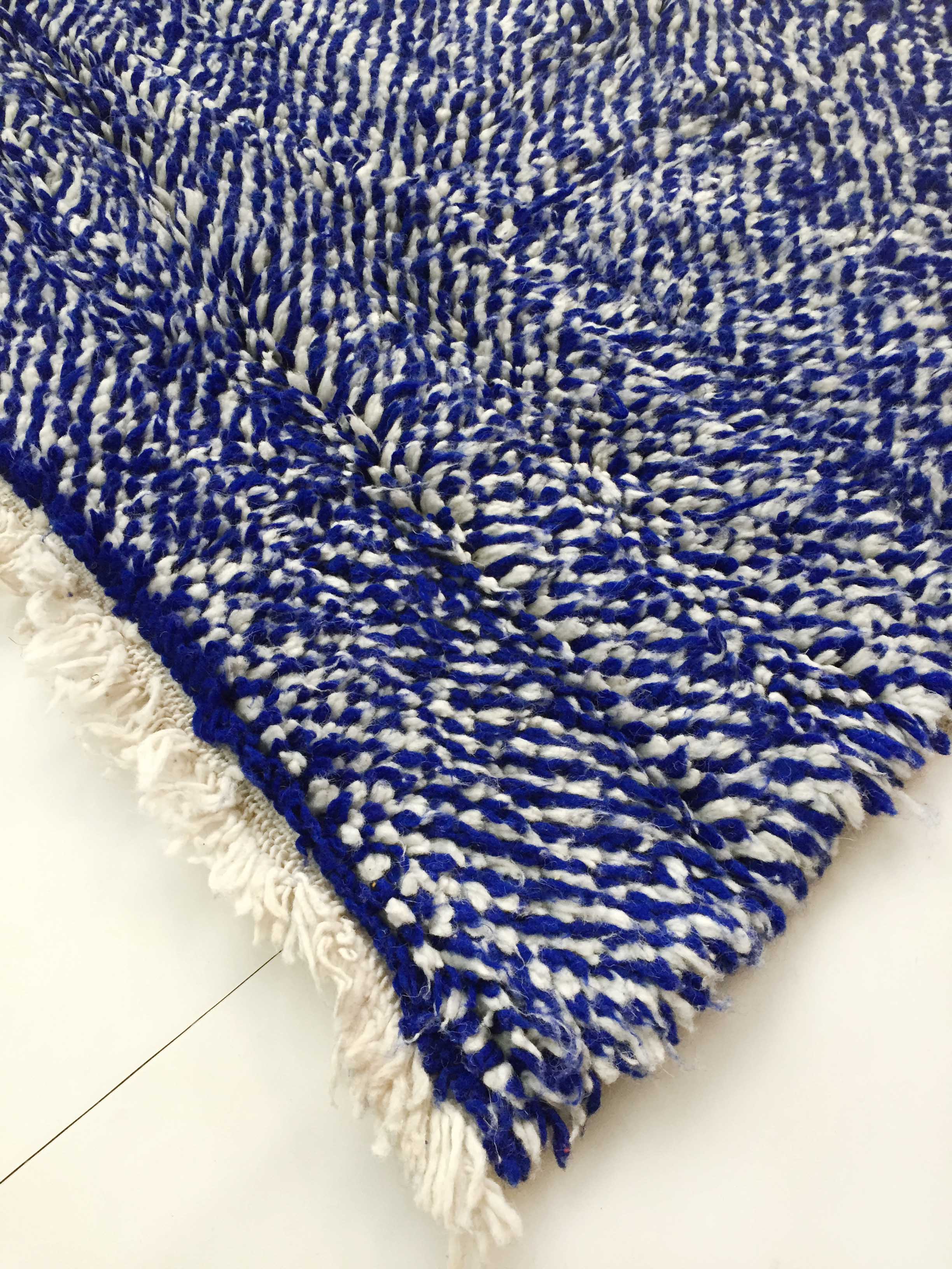 Moroccan Berber carpet Beni Ouarain ecru speckled blue majorelle 145x118cm