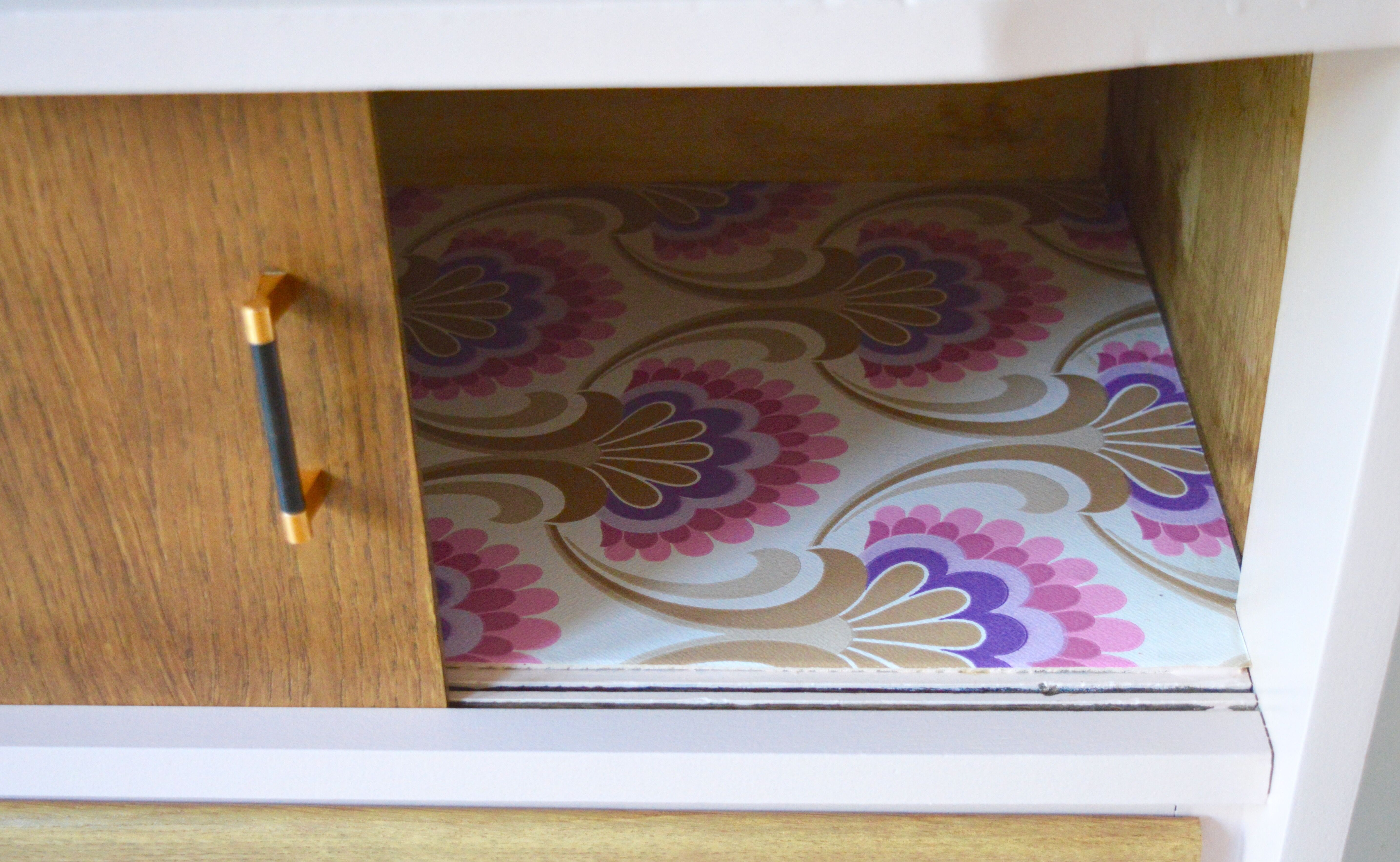 Commode rose poudré