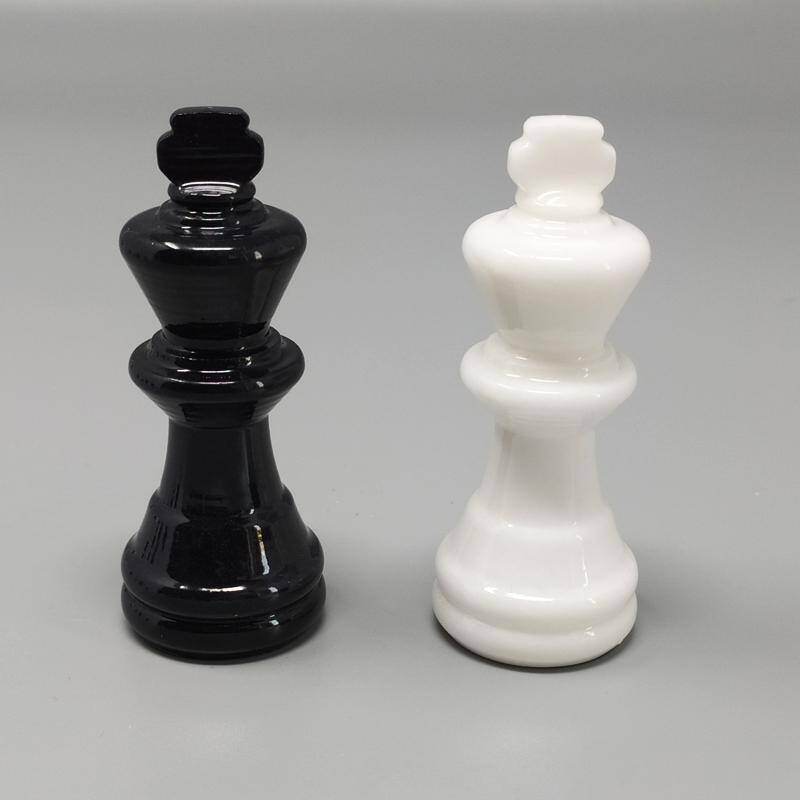 1970s Gorgeous Black and White Chess Set in Volterra Alabaster Handmade Mad