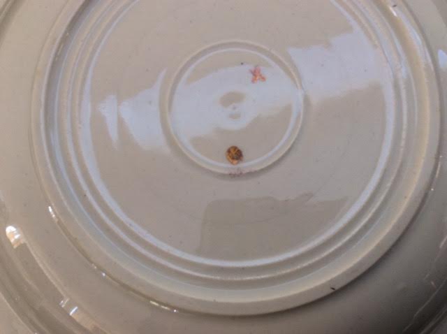 Service of 28 porcelain plates