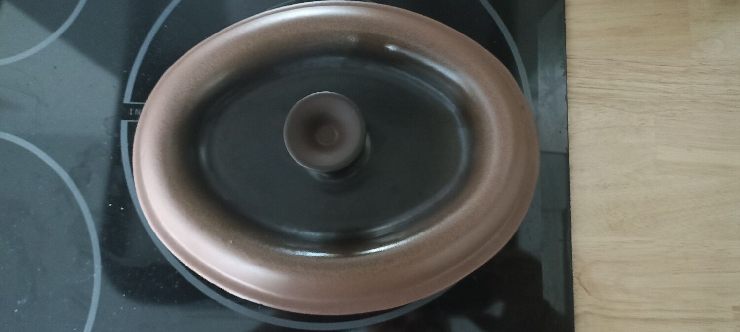 Nomar cast iron casserole