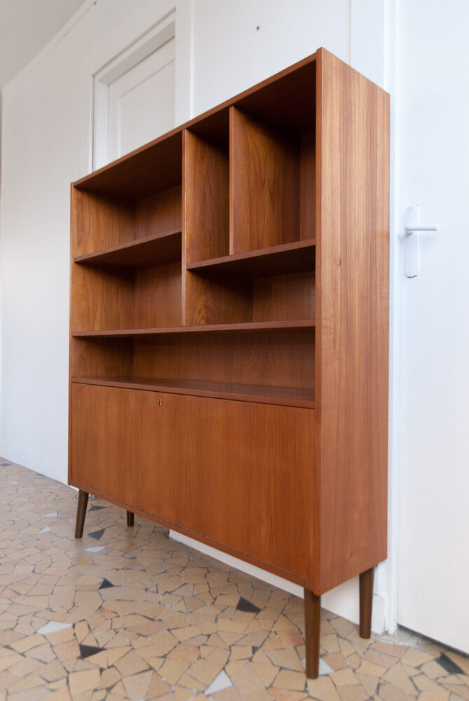 Danish library foot spindles