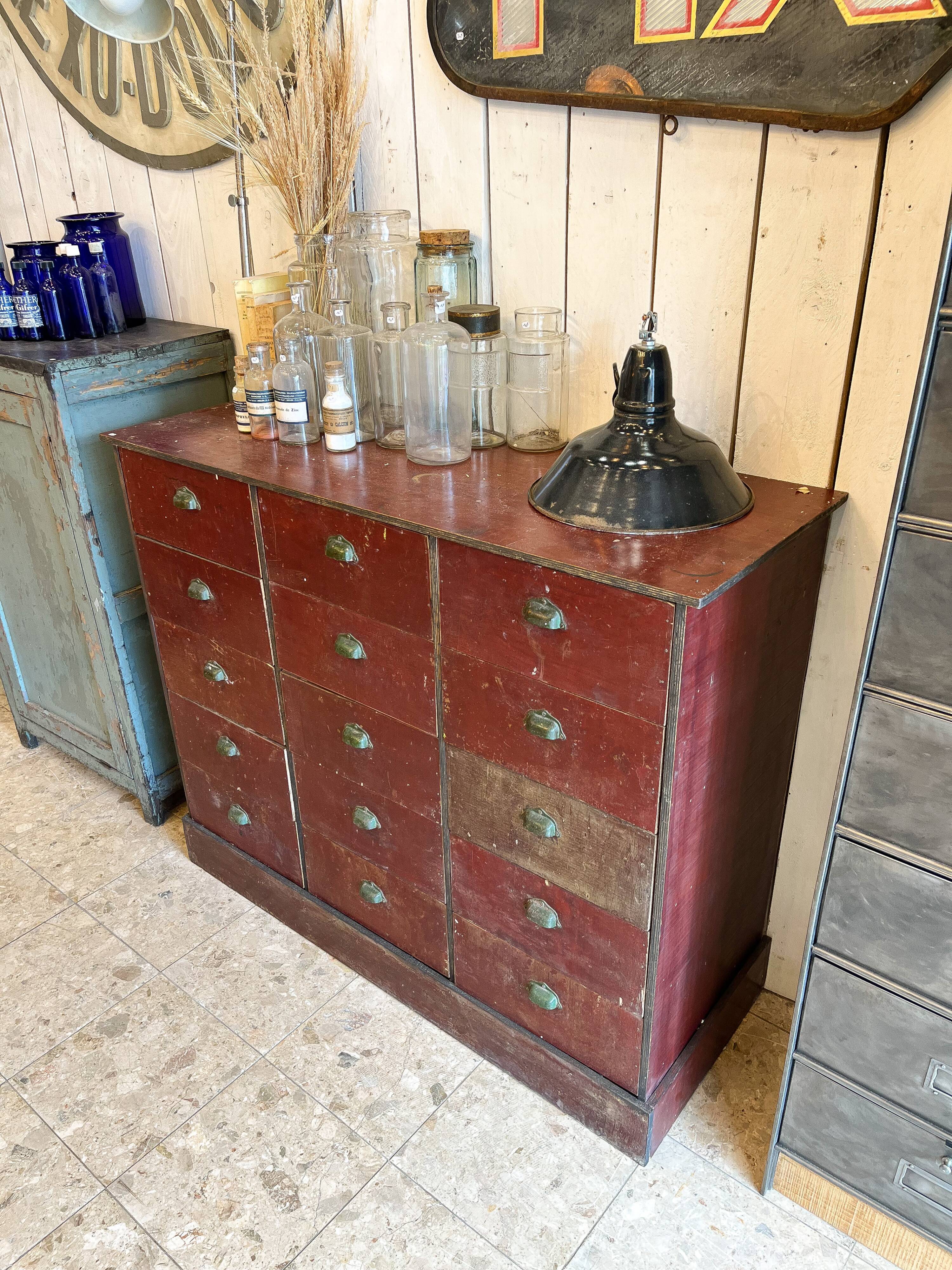 Workshop trade furniture patina red patina