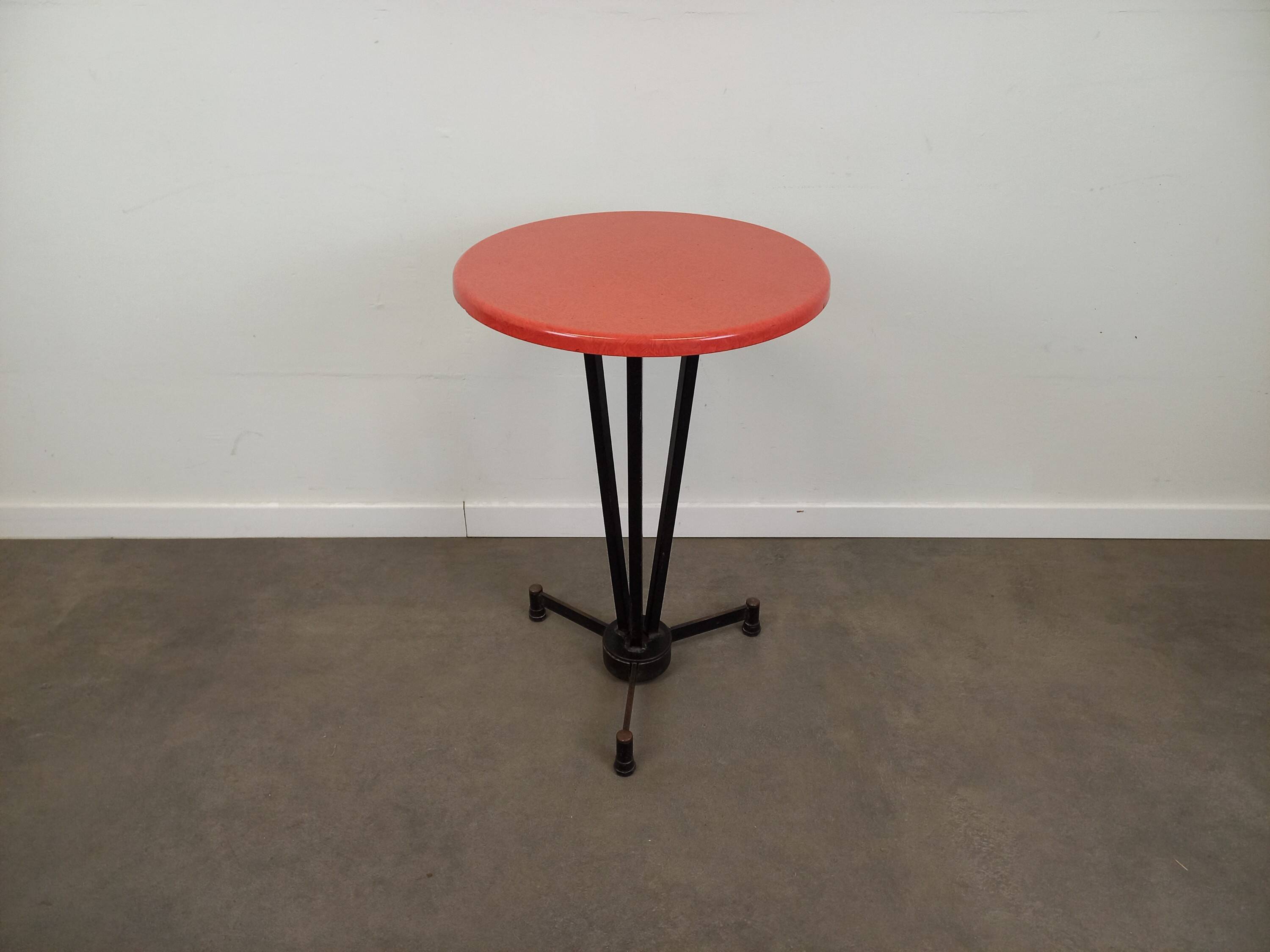 1950s Parisian bistro pedestal table