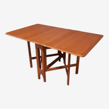 Table de style scandinave