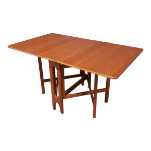 Table de style scandinave