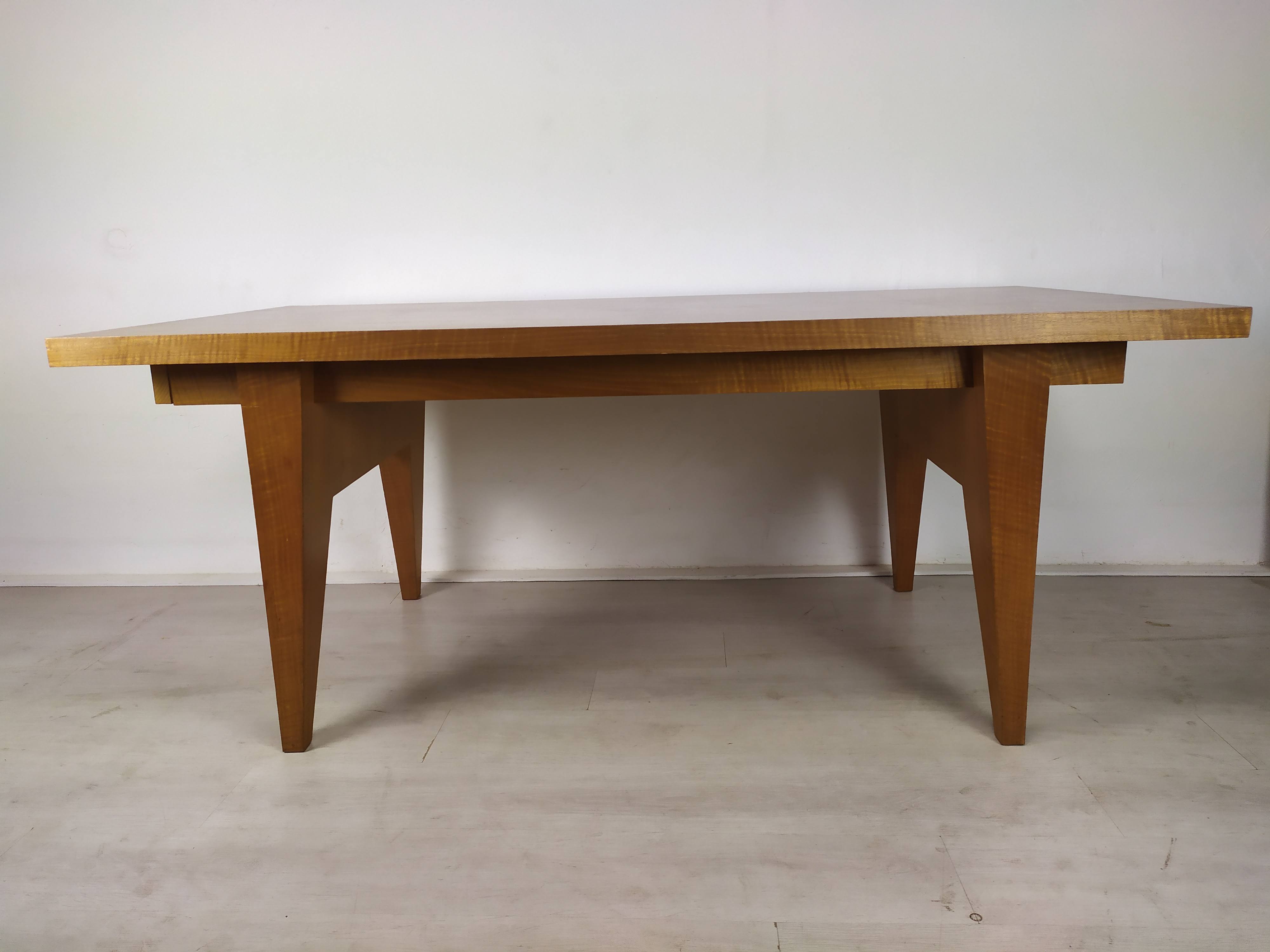Table a rallonge pied compas