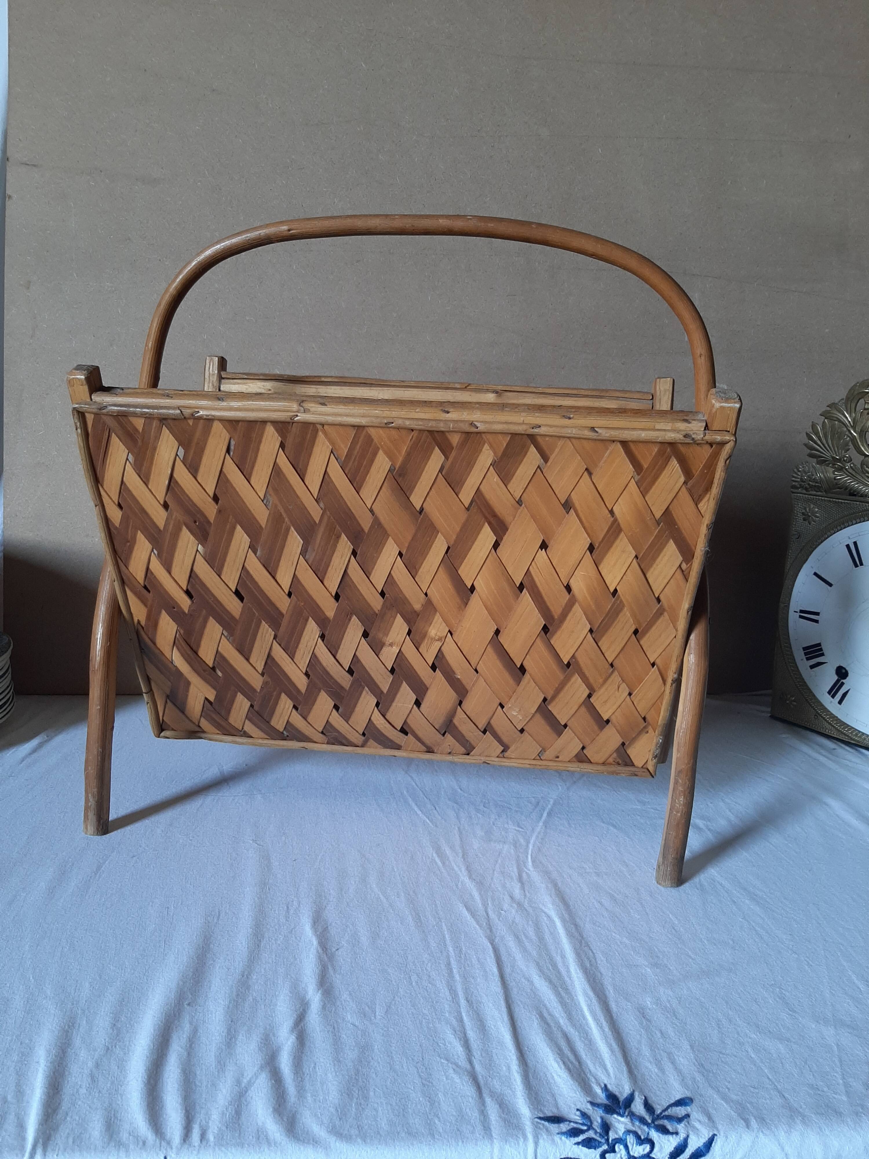 Porte revue vintage en chataignier