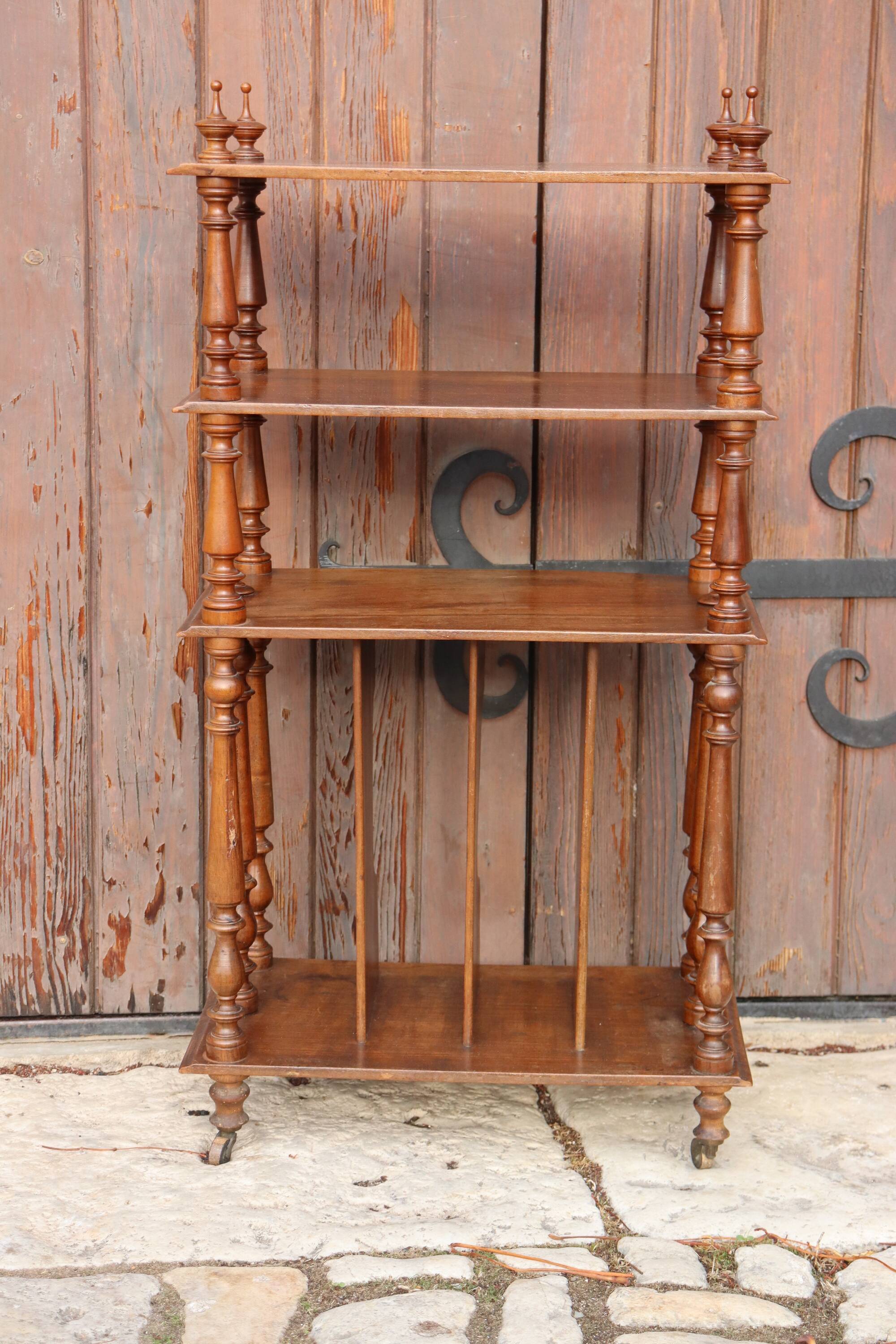 Early 20th century freestanding shelf