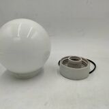 Opaline and porcelain wall light