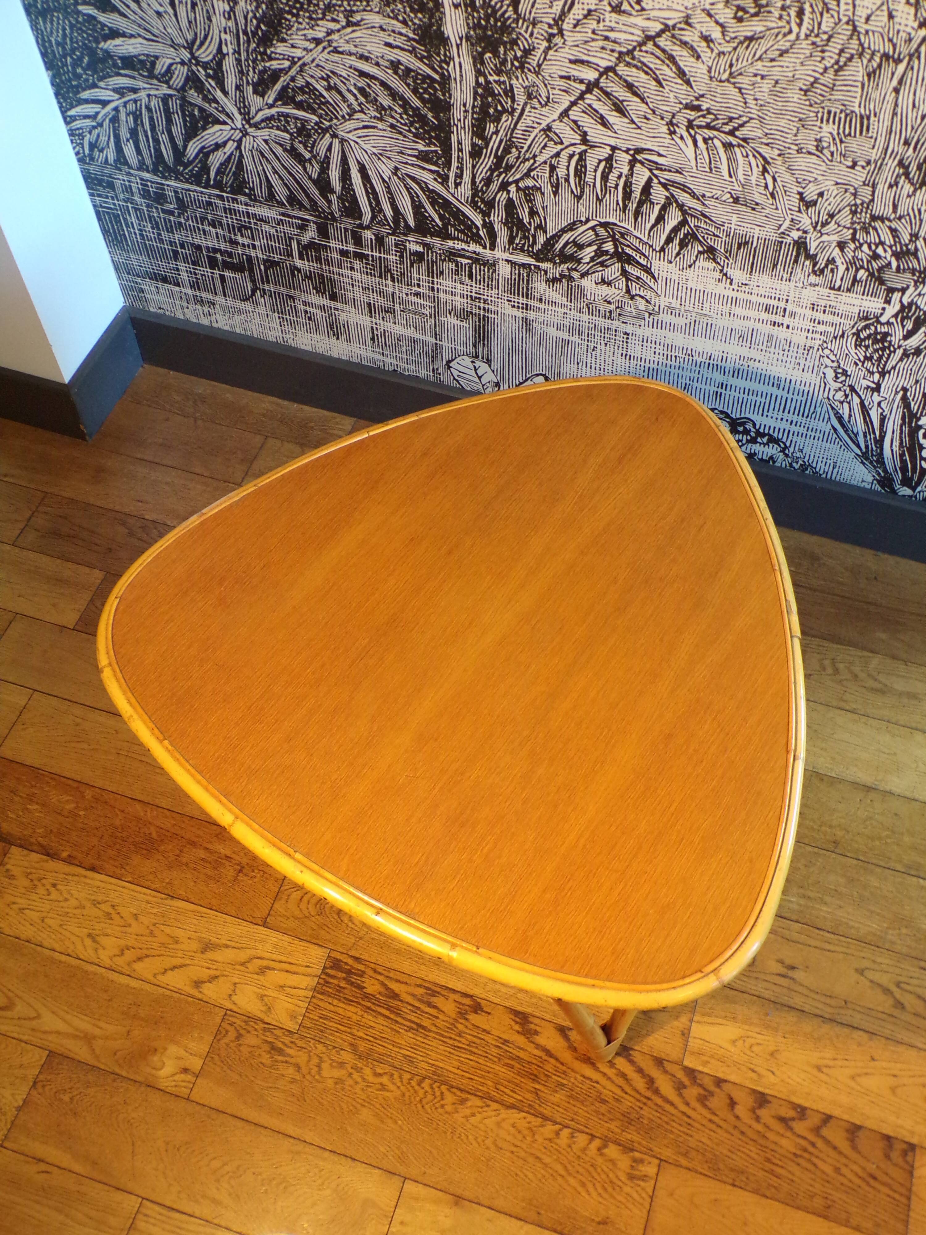 Table basse vintage tripode en rotin