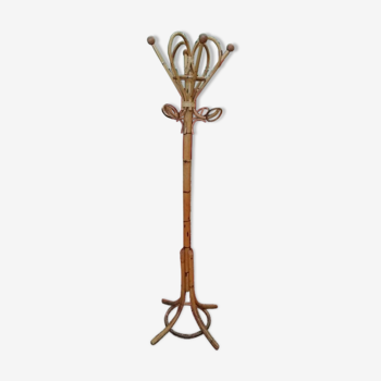 Rattan and wicker parrot coat rack