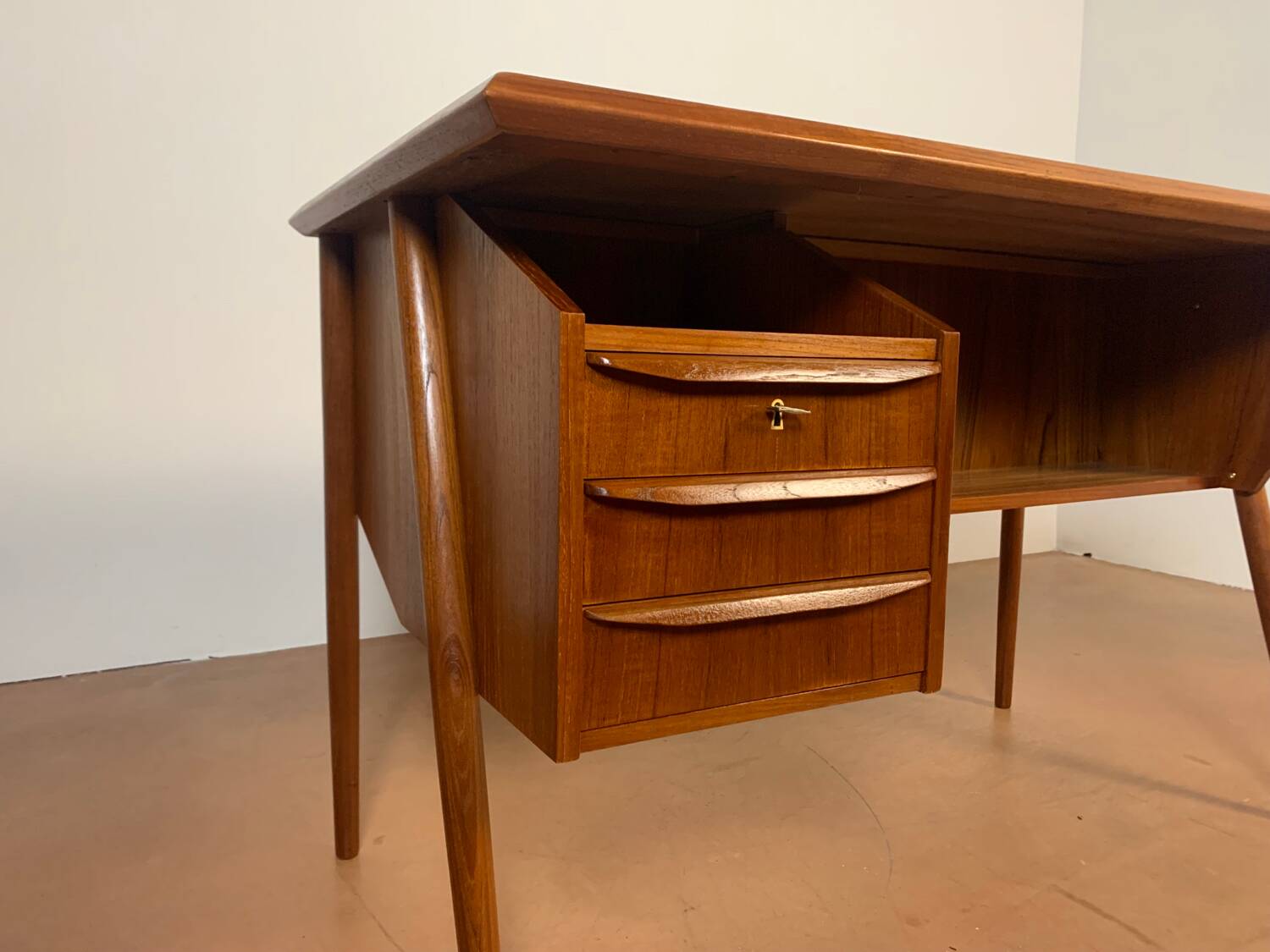 Office Gunnar Nielsen Tibergaard