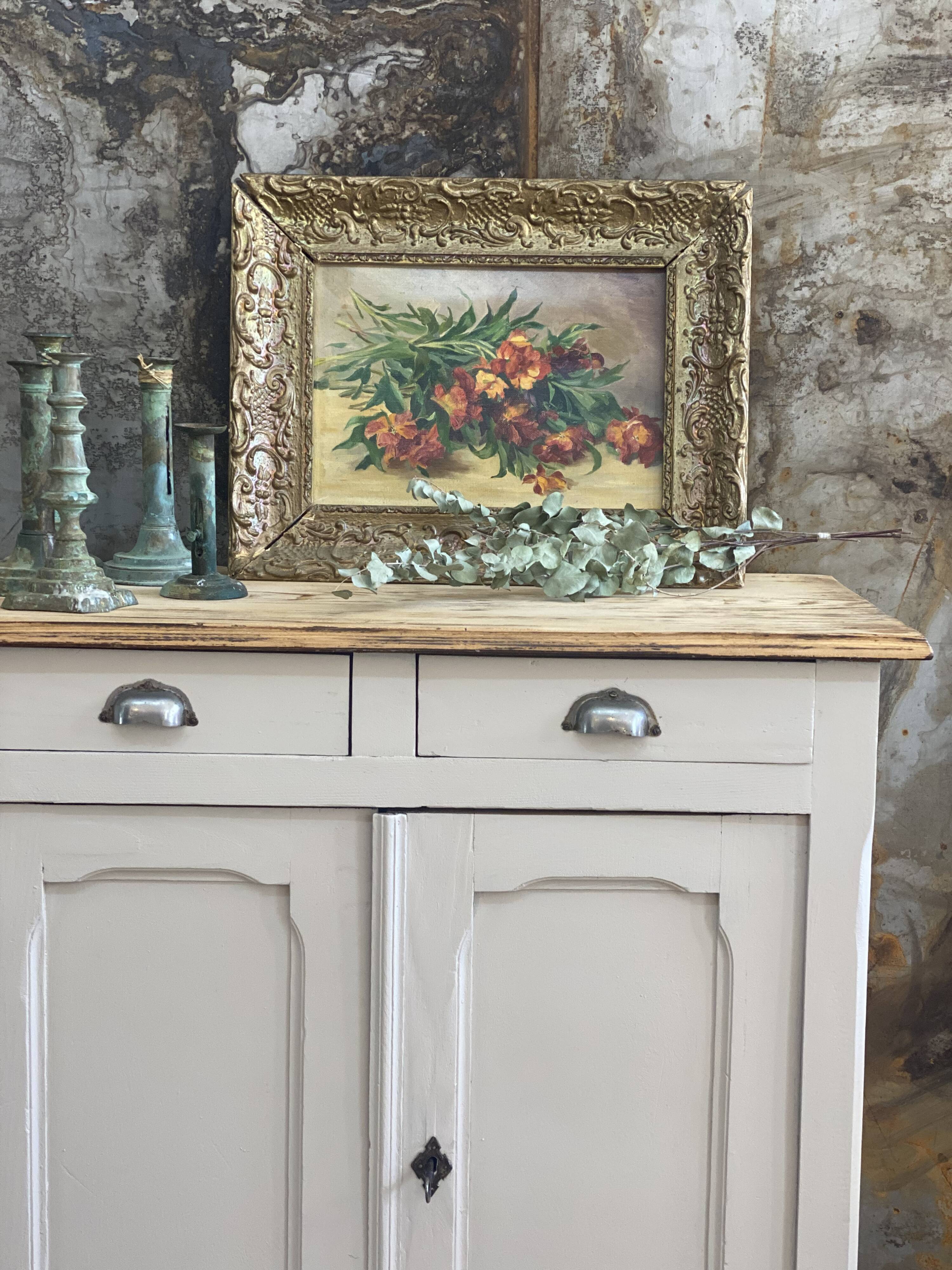 Parisian buffet raw wood and roasted sesame