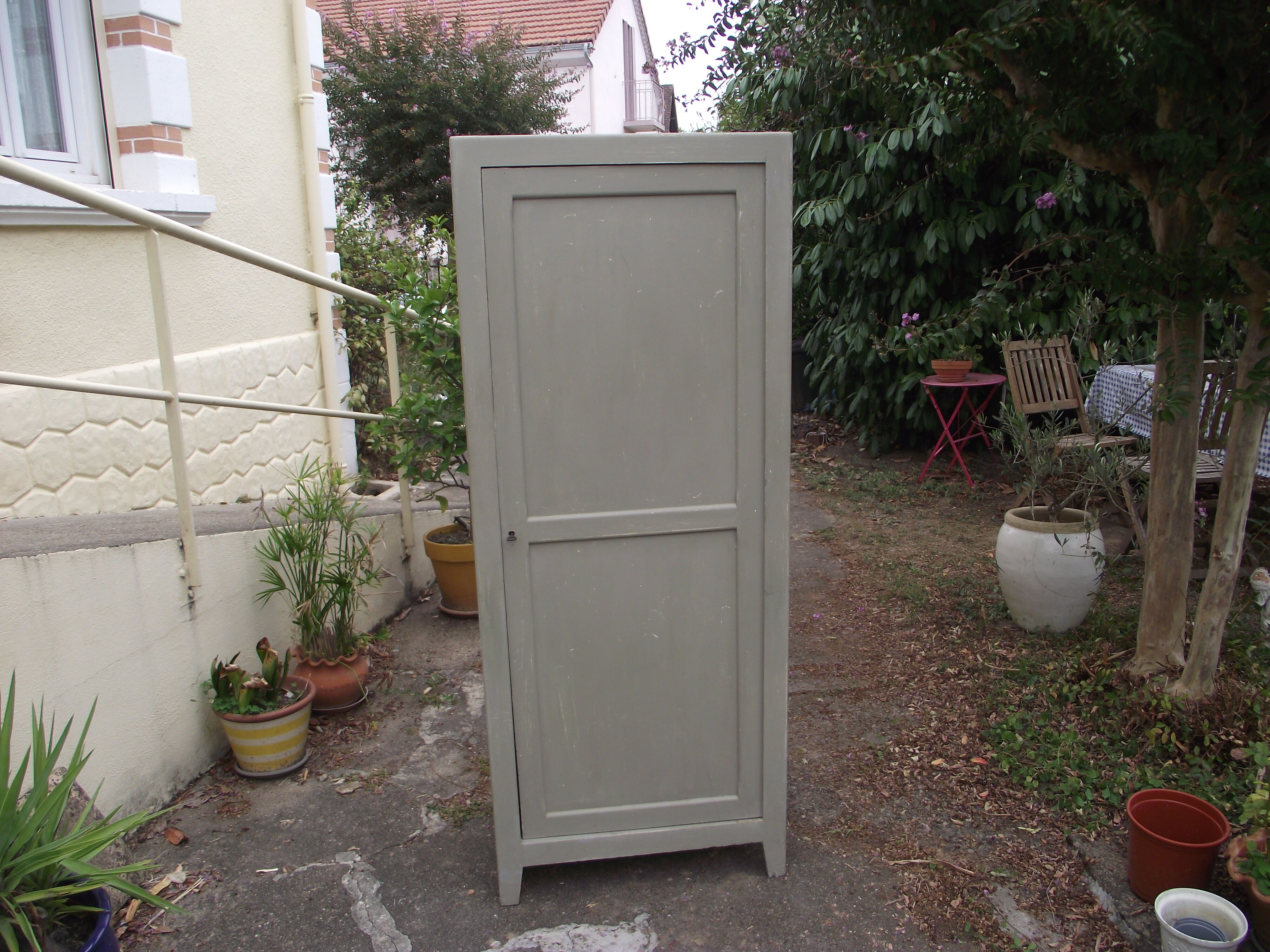 Parisian wardrobe one door