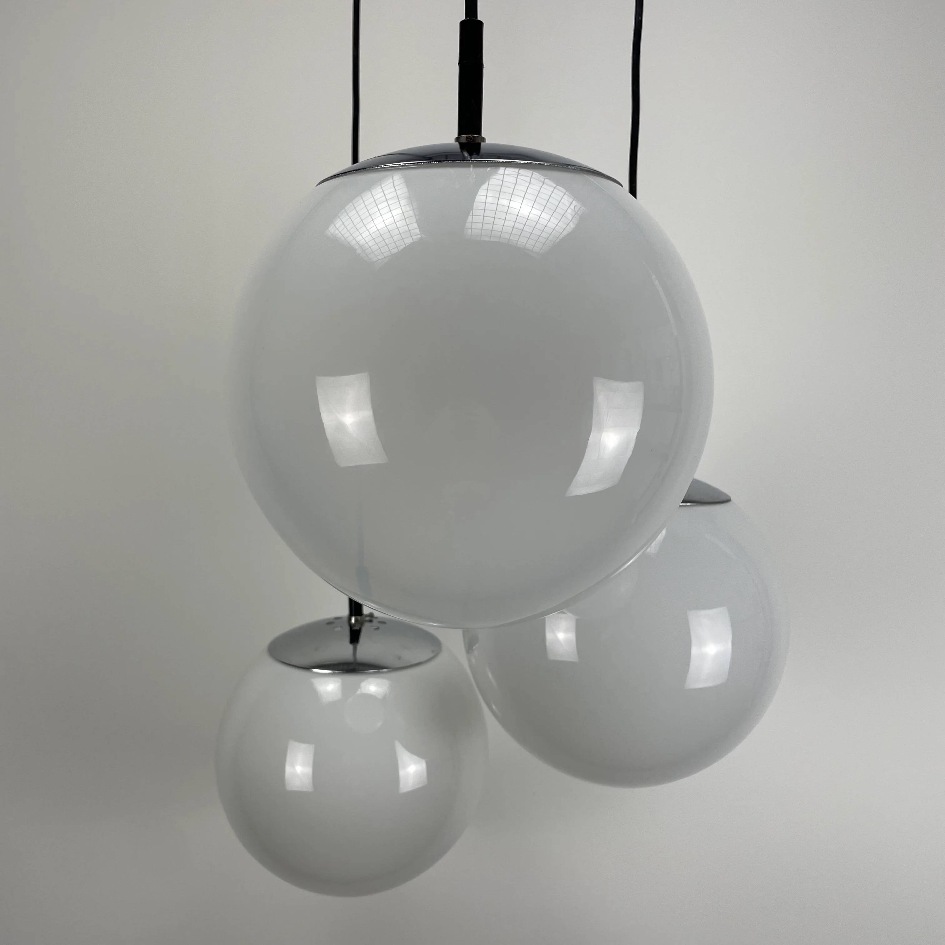 Suspension globe cascade MIST by RAAK Amsterdam 'Morning Mist', pendant lamp, 1970