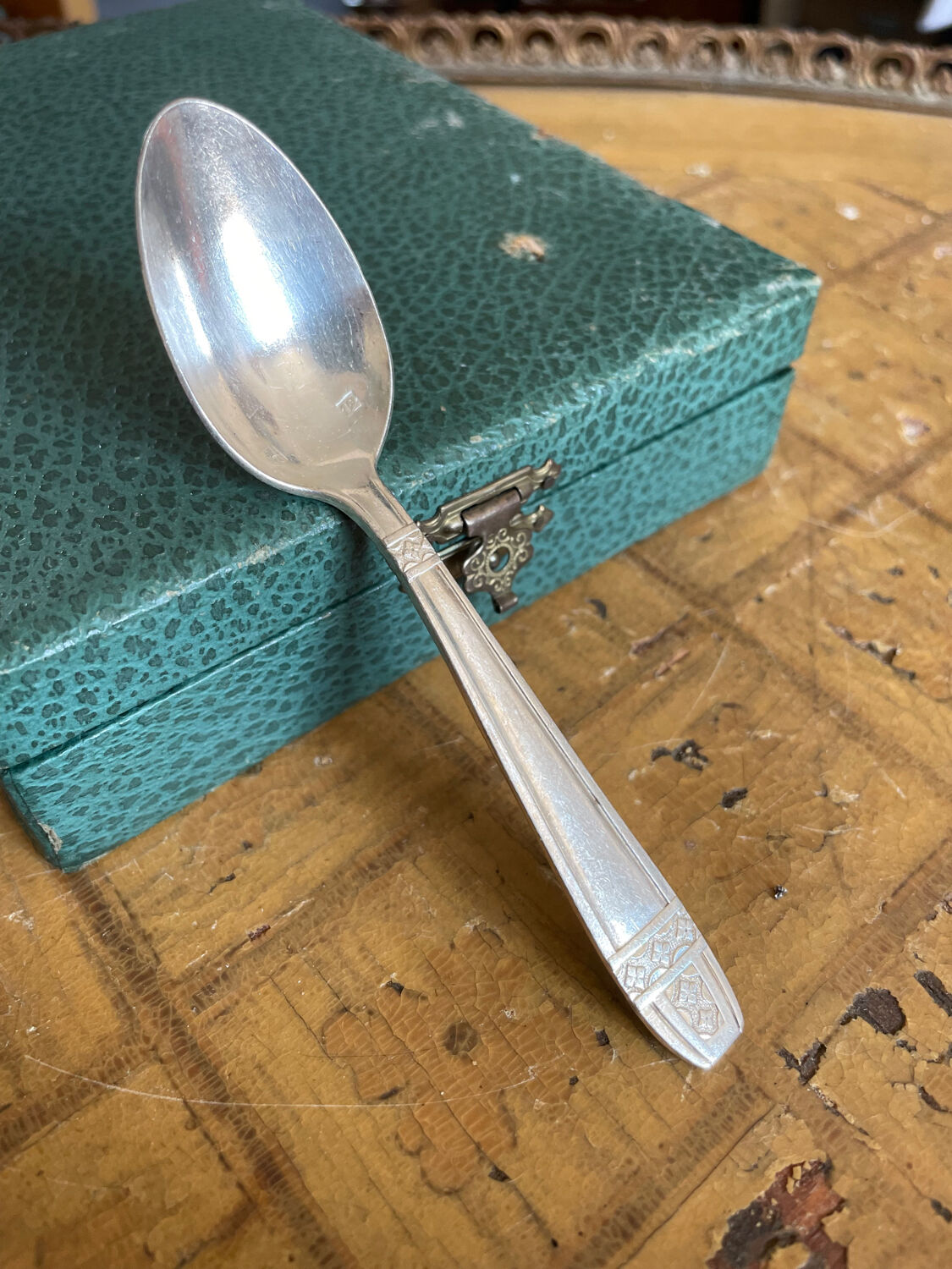 Ménagère set couverts en métal argenté 21 pièces