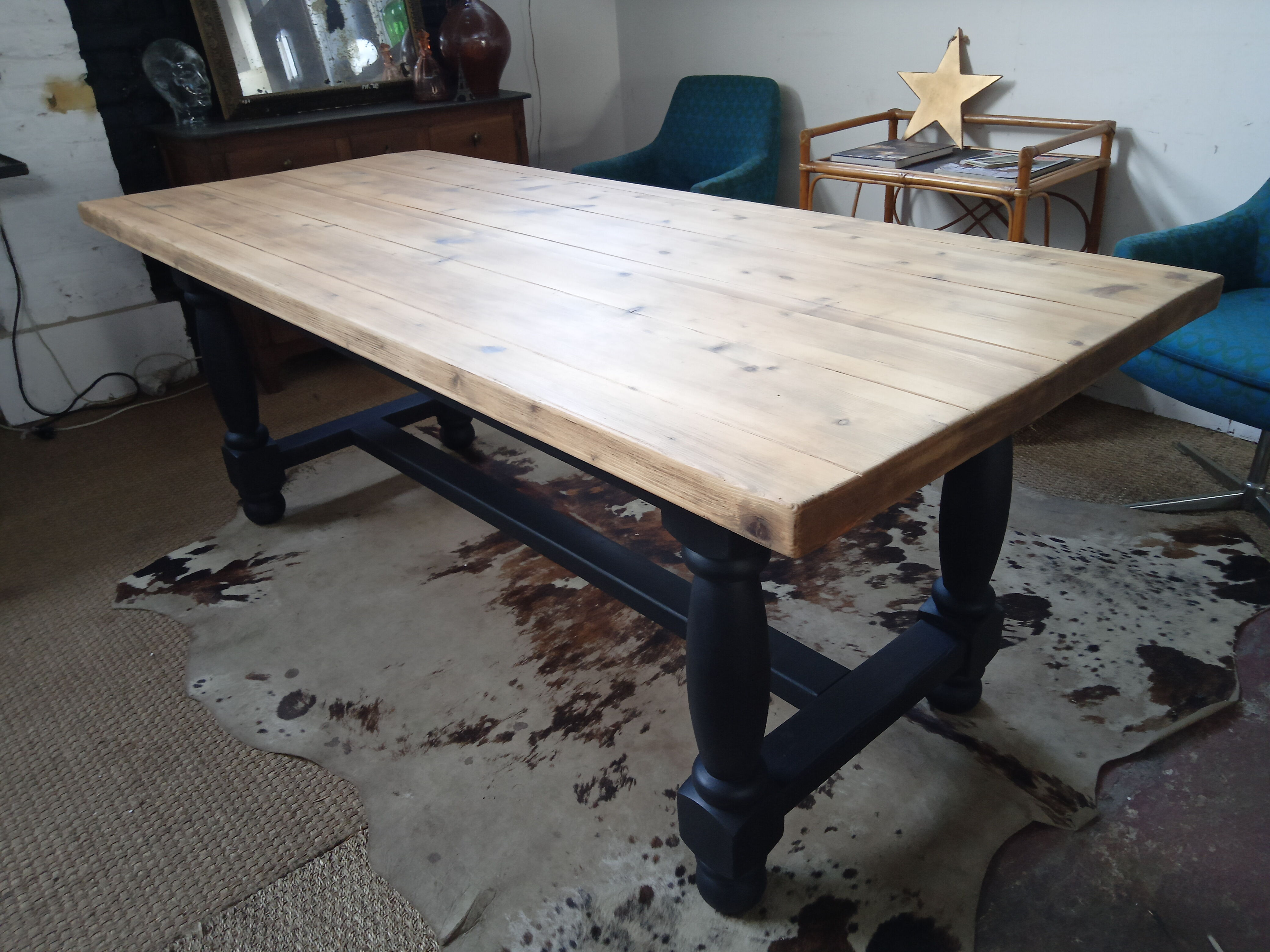 Farm table