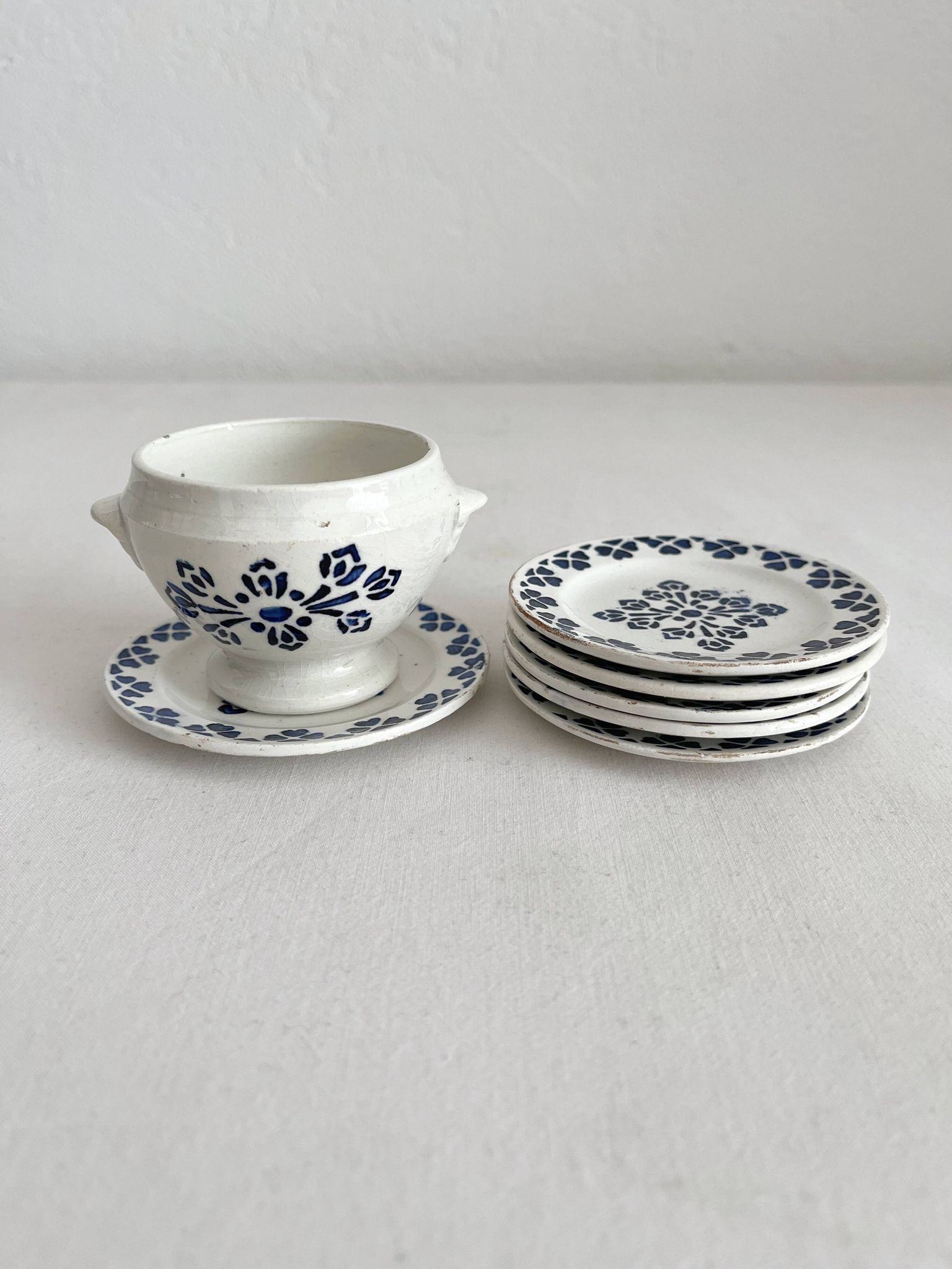 7 pieces of antique earthenware tea set