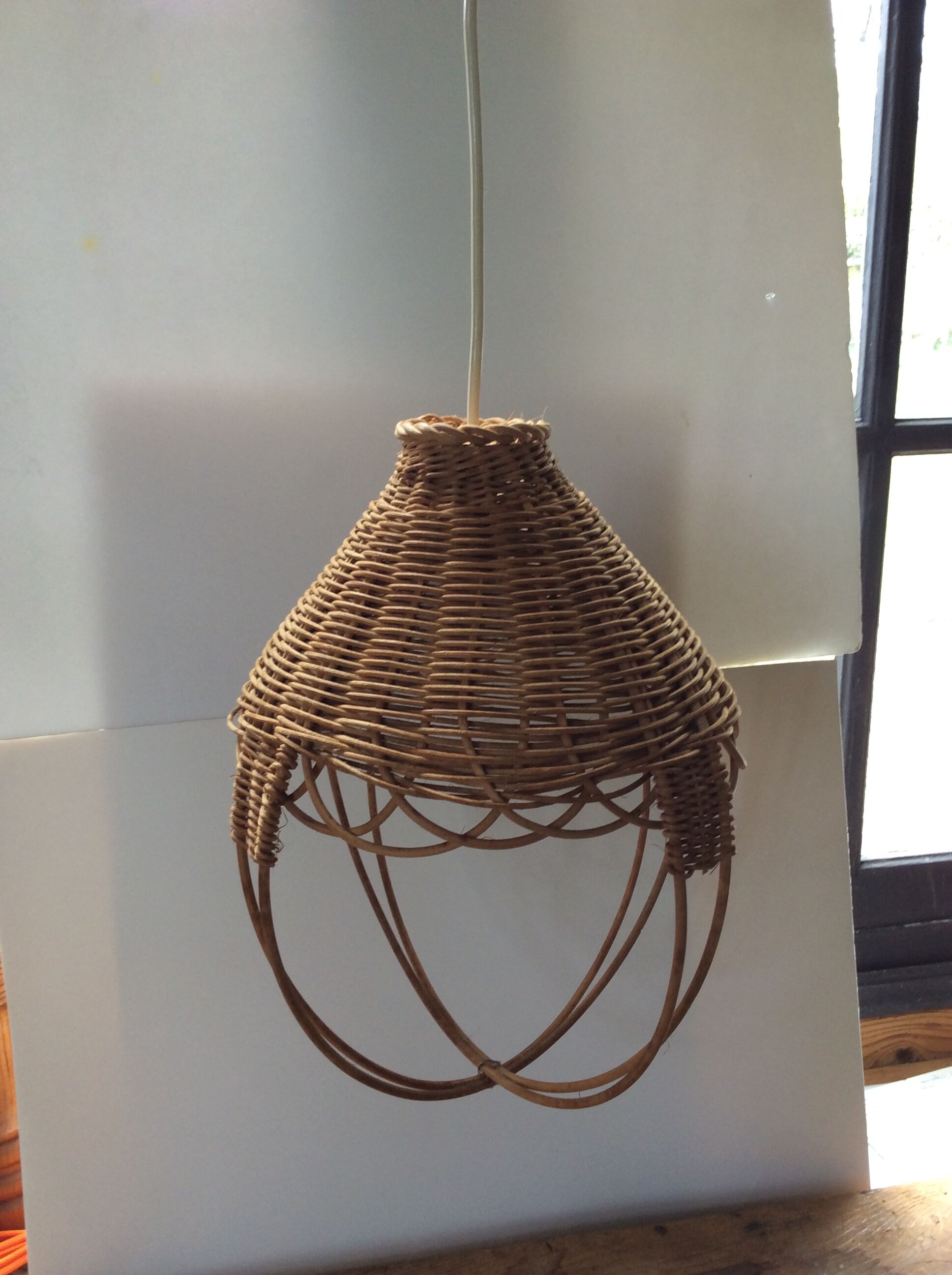 Hanging lamp wicker