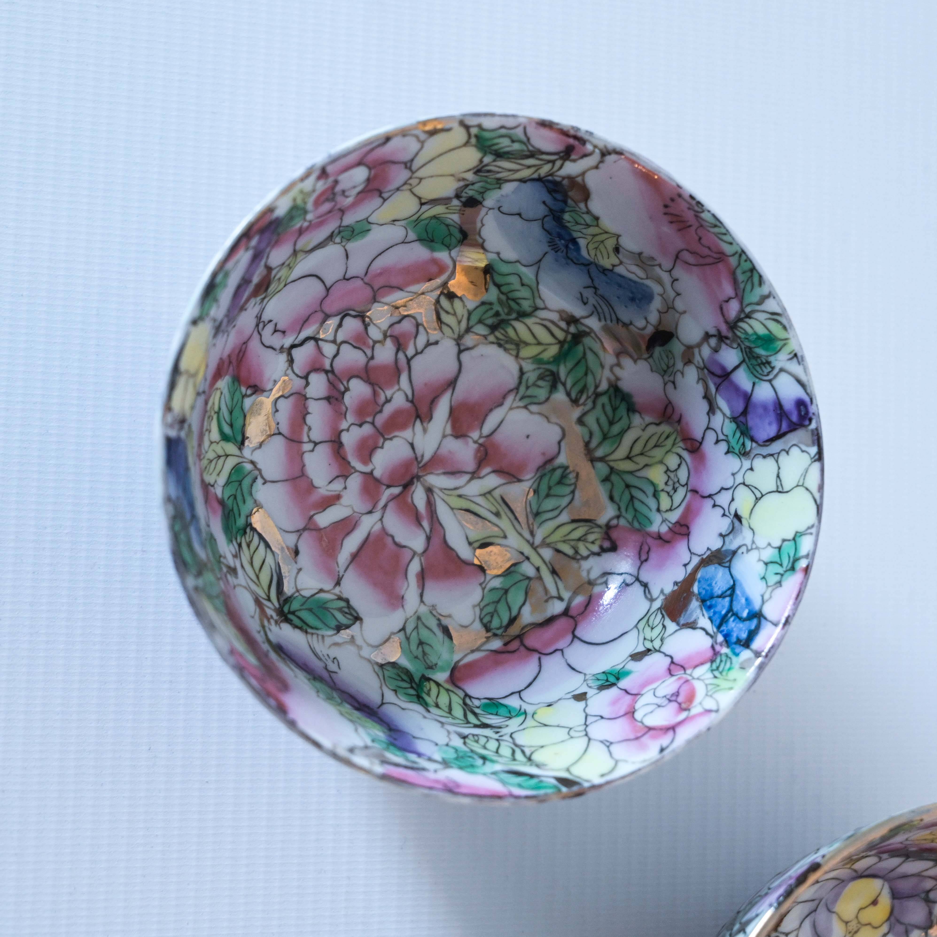 Pair of Chinese porcelain bowls with floral decoration