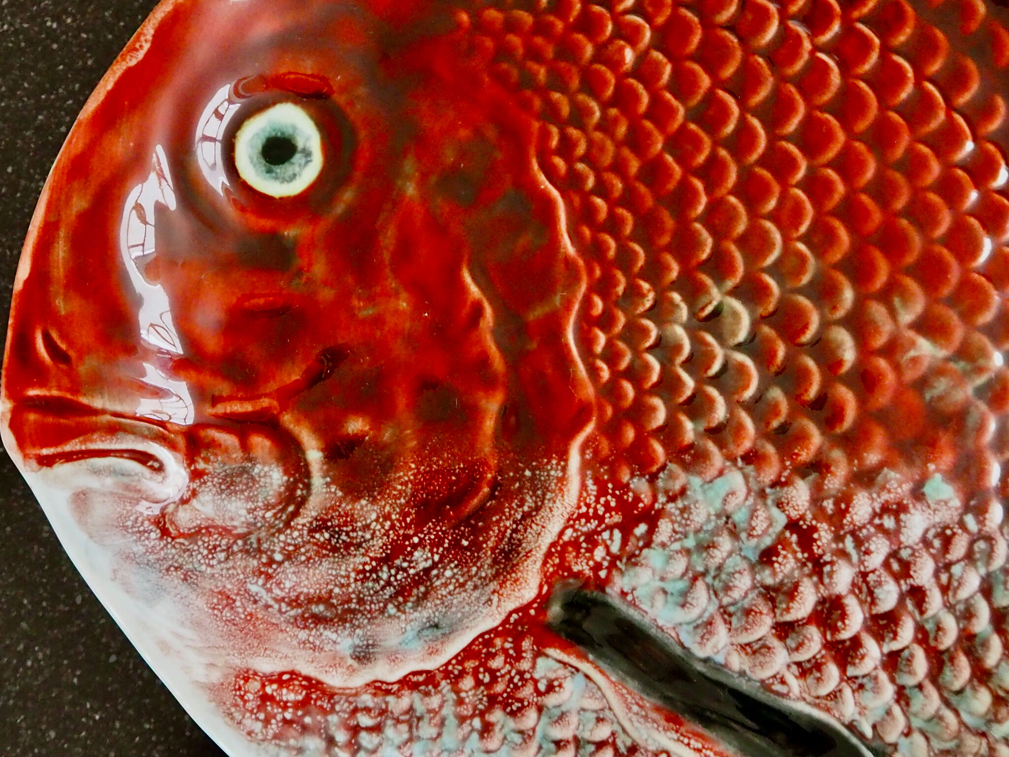 Bordalo pinheiro large majolica fish plate
