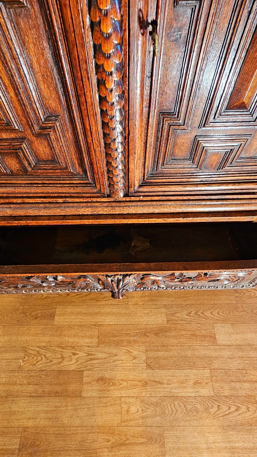 Commode style Neo Renaissance de XIX siècle
