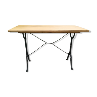 Bistro table