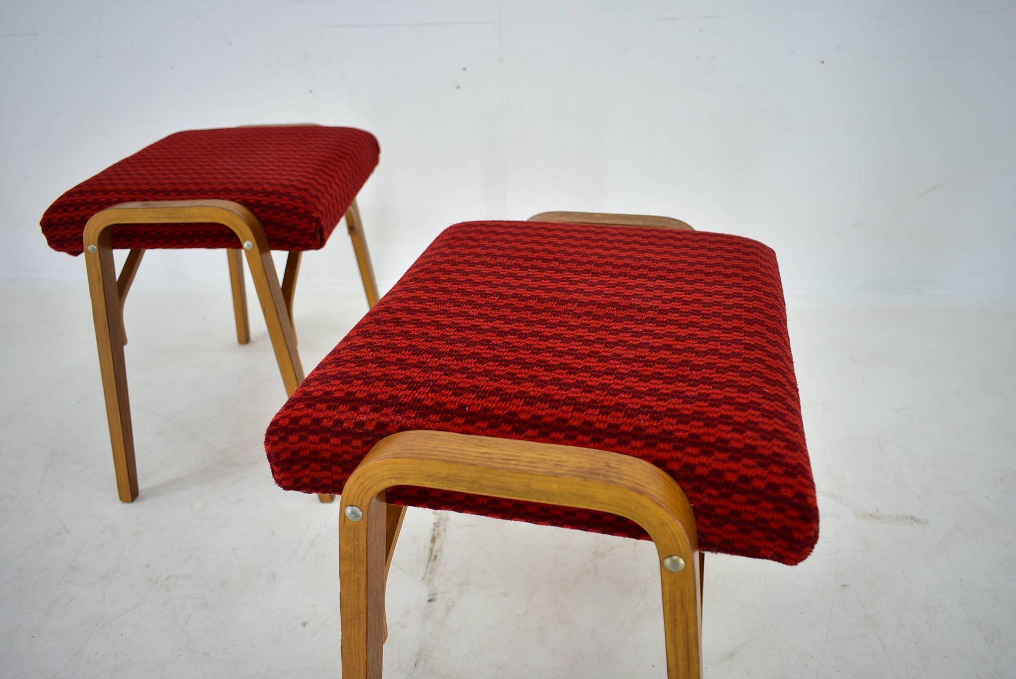 Tabourets en hêtre Ludvik Volak des années 1960 par Drevopodnik Holesov, Tchécoslovaquie