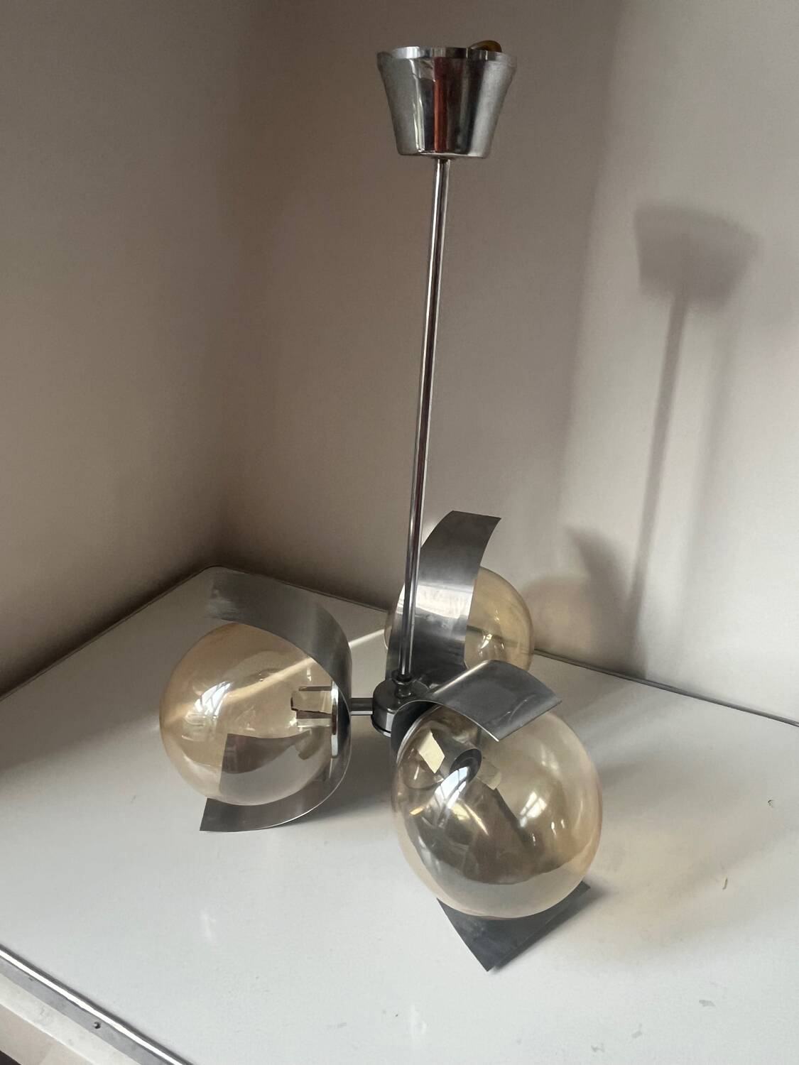Lustre métal moderniste spoutnik