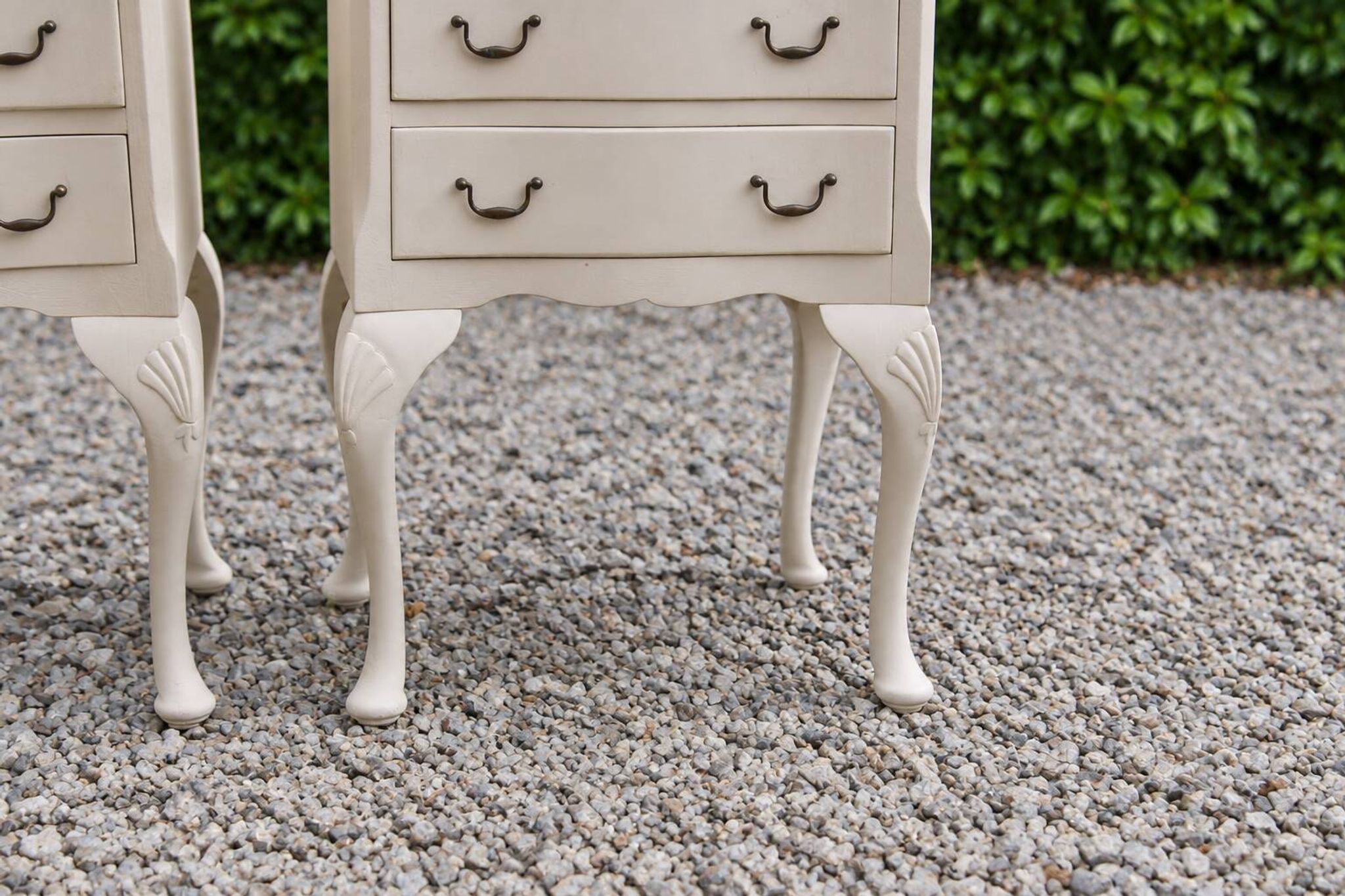Pair of renovated antique bedside tables – Ivory from Orfèvres Libéron – 3 drawers