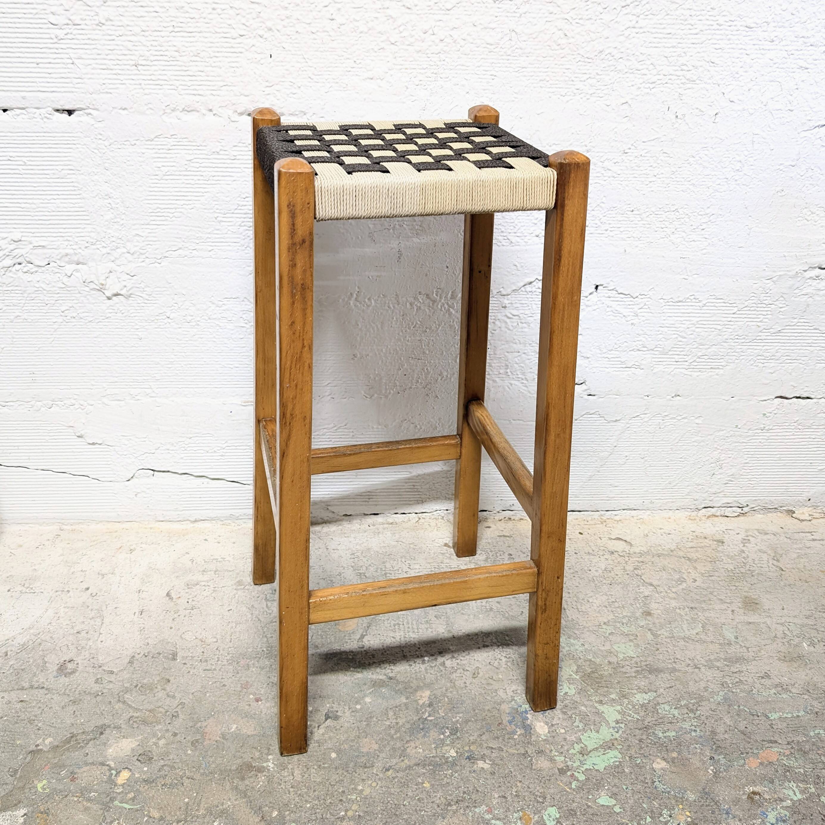 Tabouret de bar bois et corde tressée