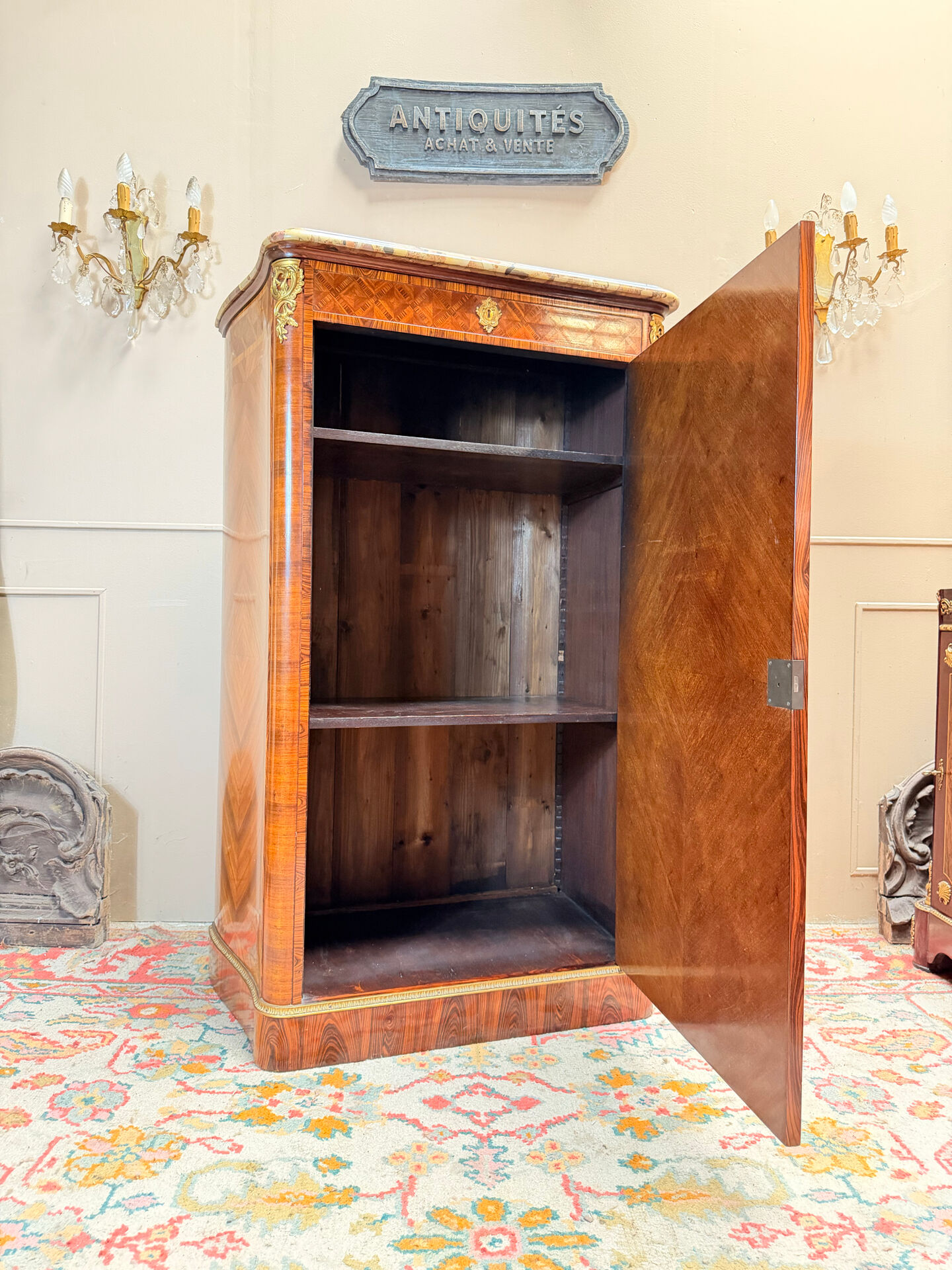 LOWER CABINET IN LOUIS XV STYLE MARQUETRY