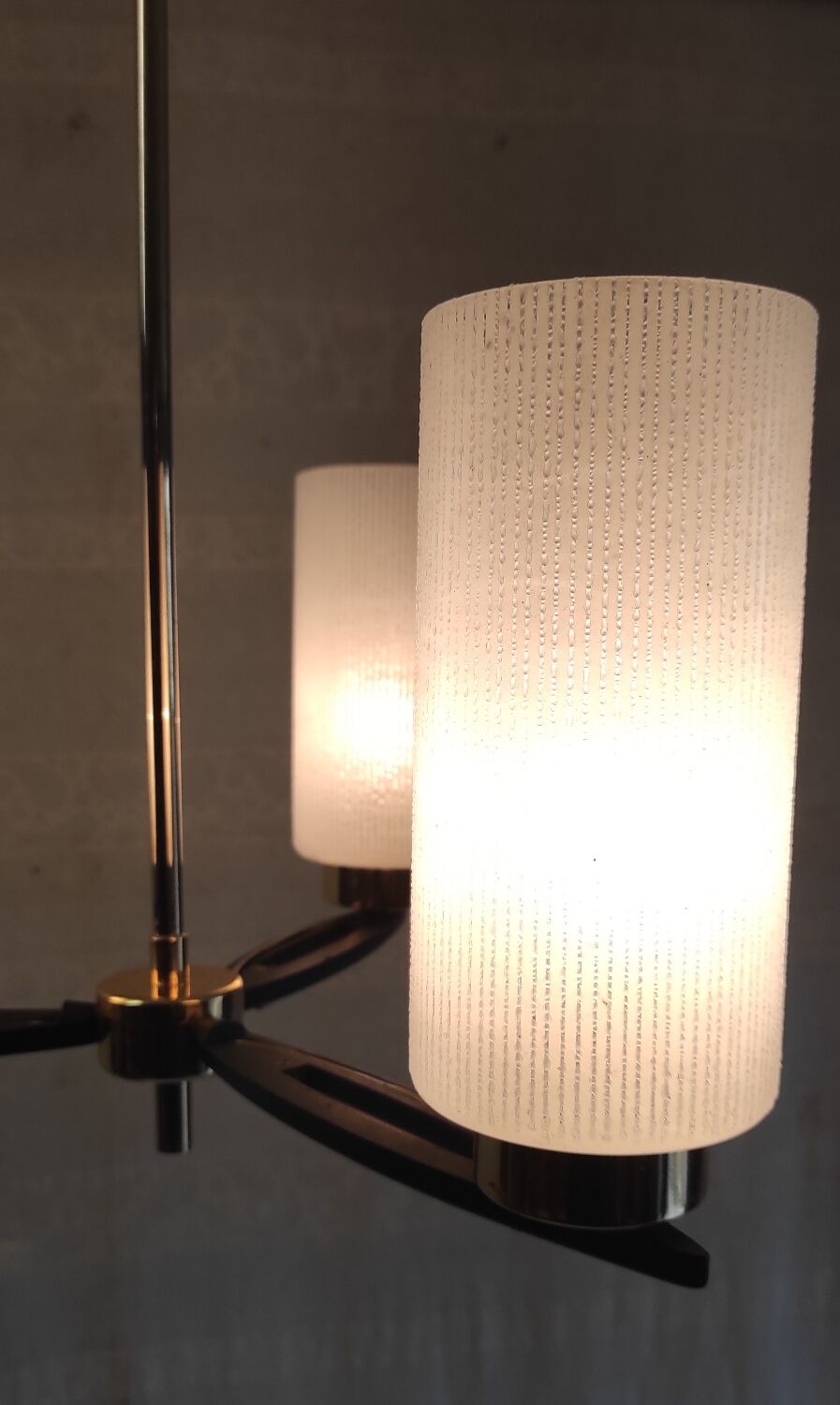 Modernist chandelier with 3 lights in metal, brass, and opaline globe - 1950s