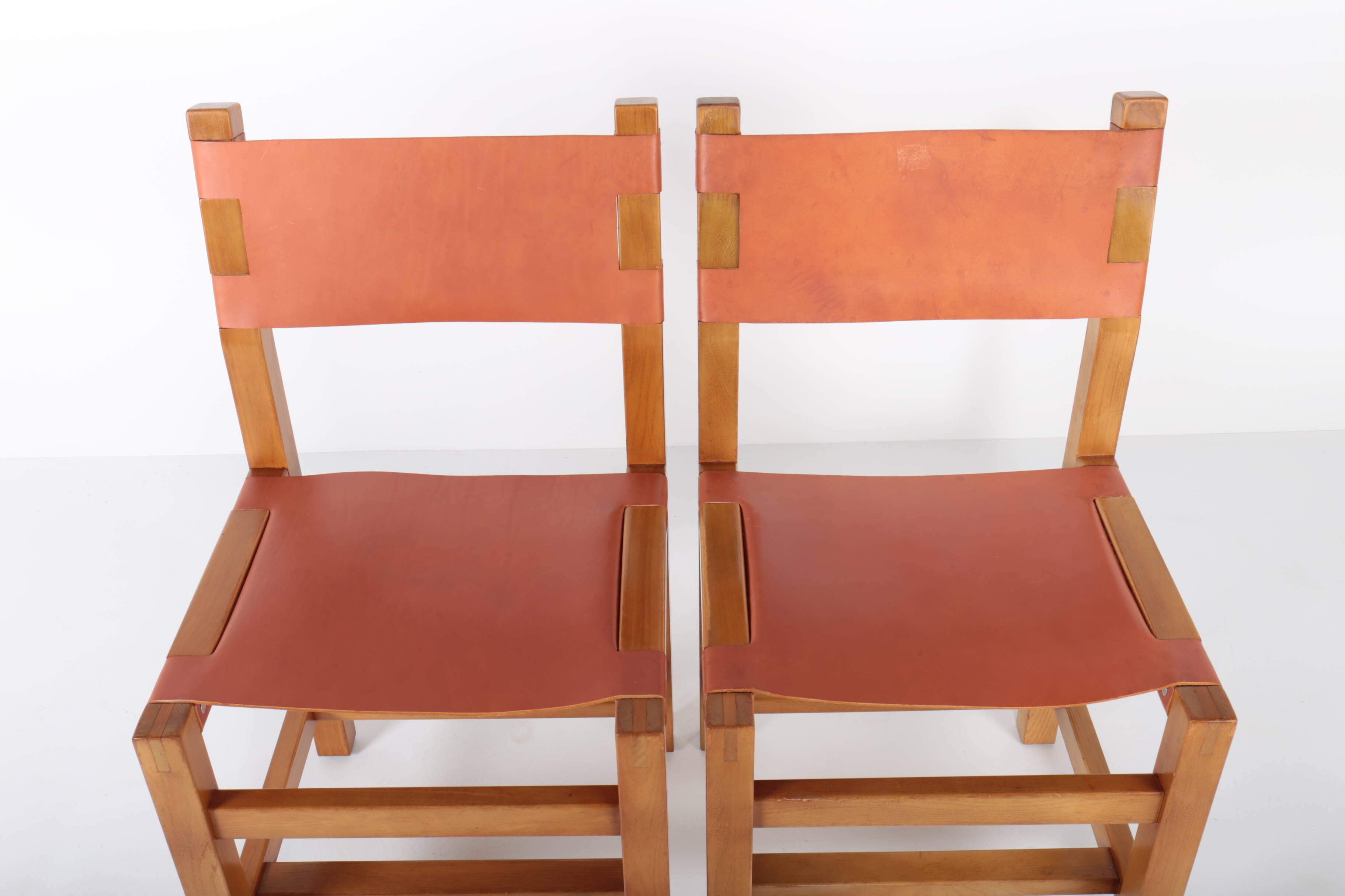 Set of 6 chairs in elm and leather Maison Regain edition