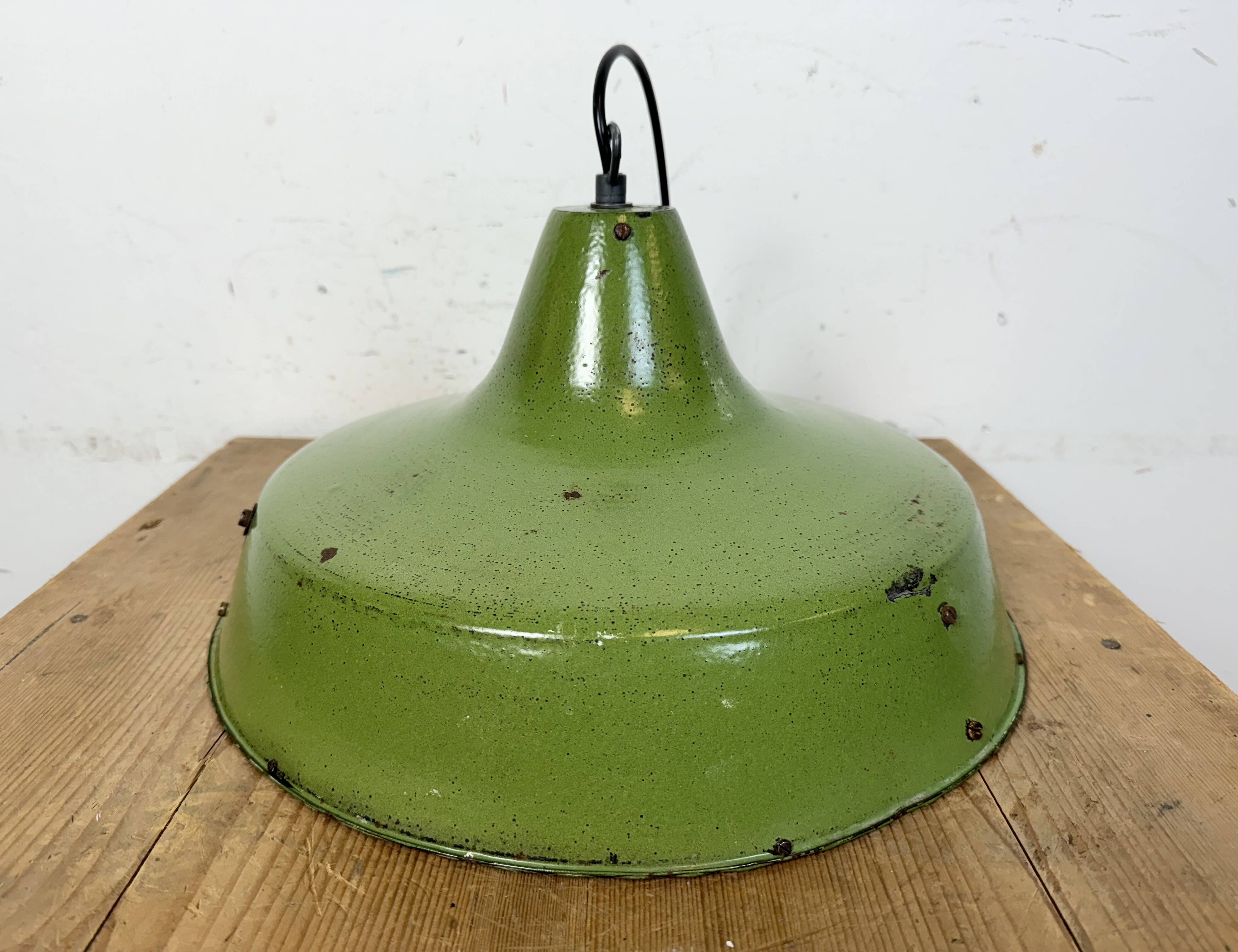 Industrial Italian Green Enamel Factory Pendant Lamp, 1960s