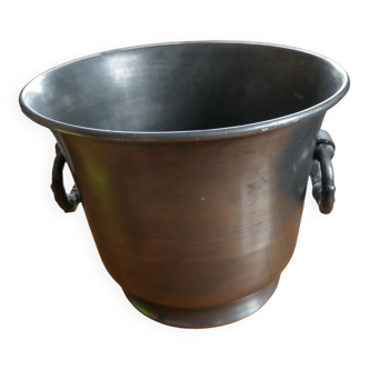 Champagne pot