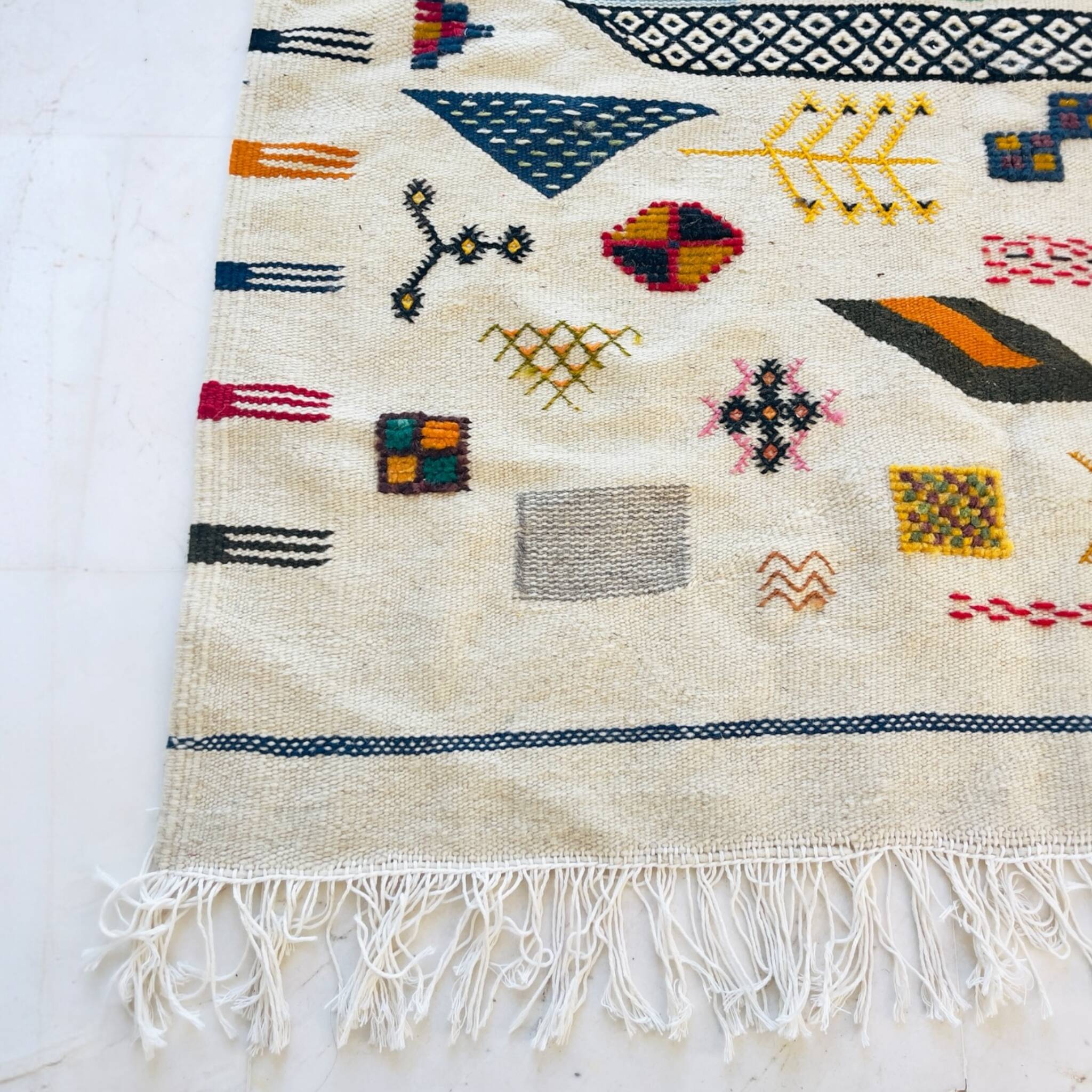 Moroccan kilim rug, handwoven Berber hallway rug in wool.