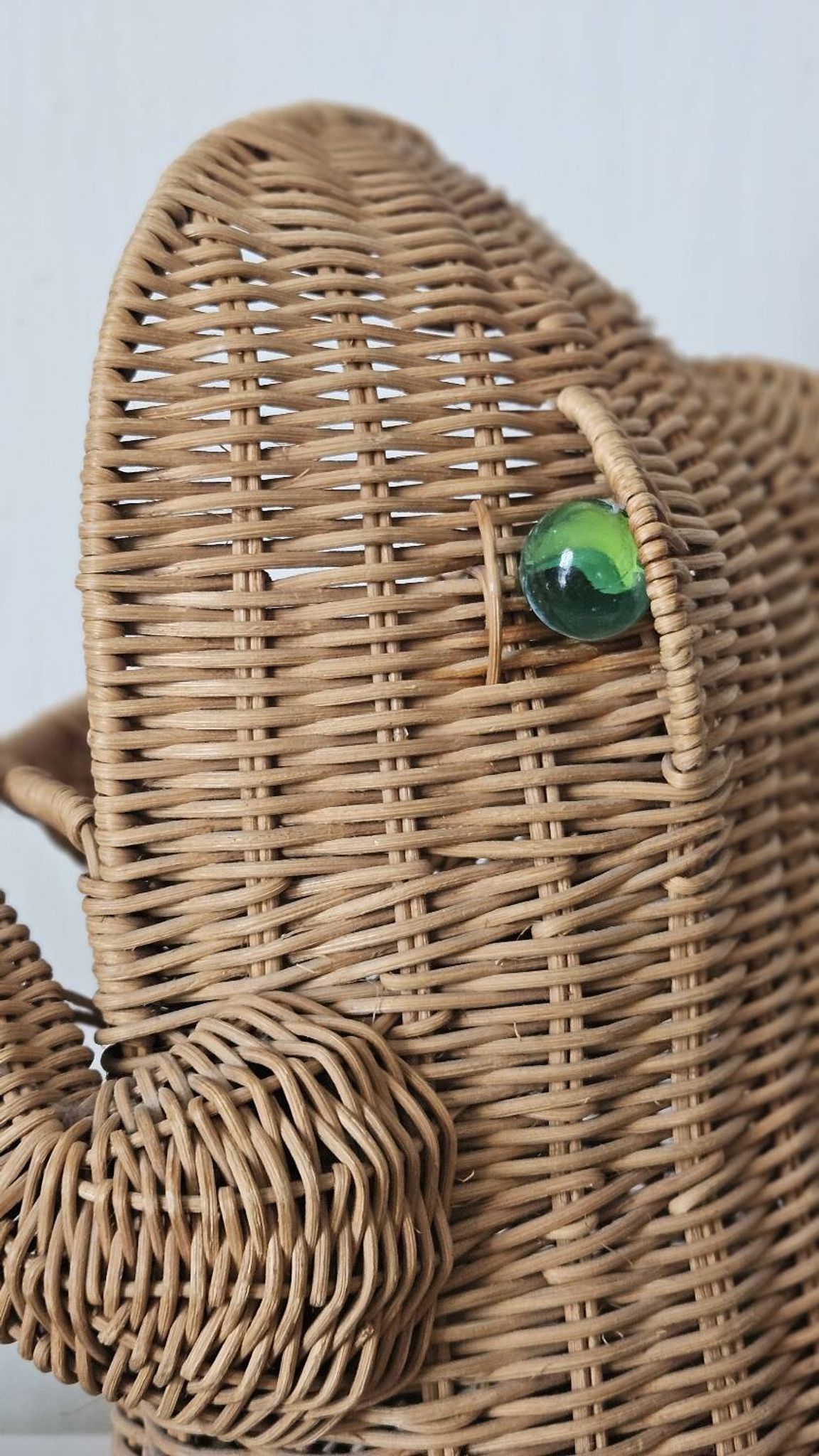 Vintage rattan frog magazine rack