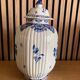 Vase with lid Delf