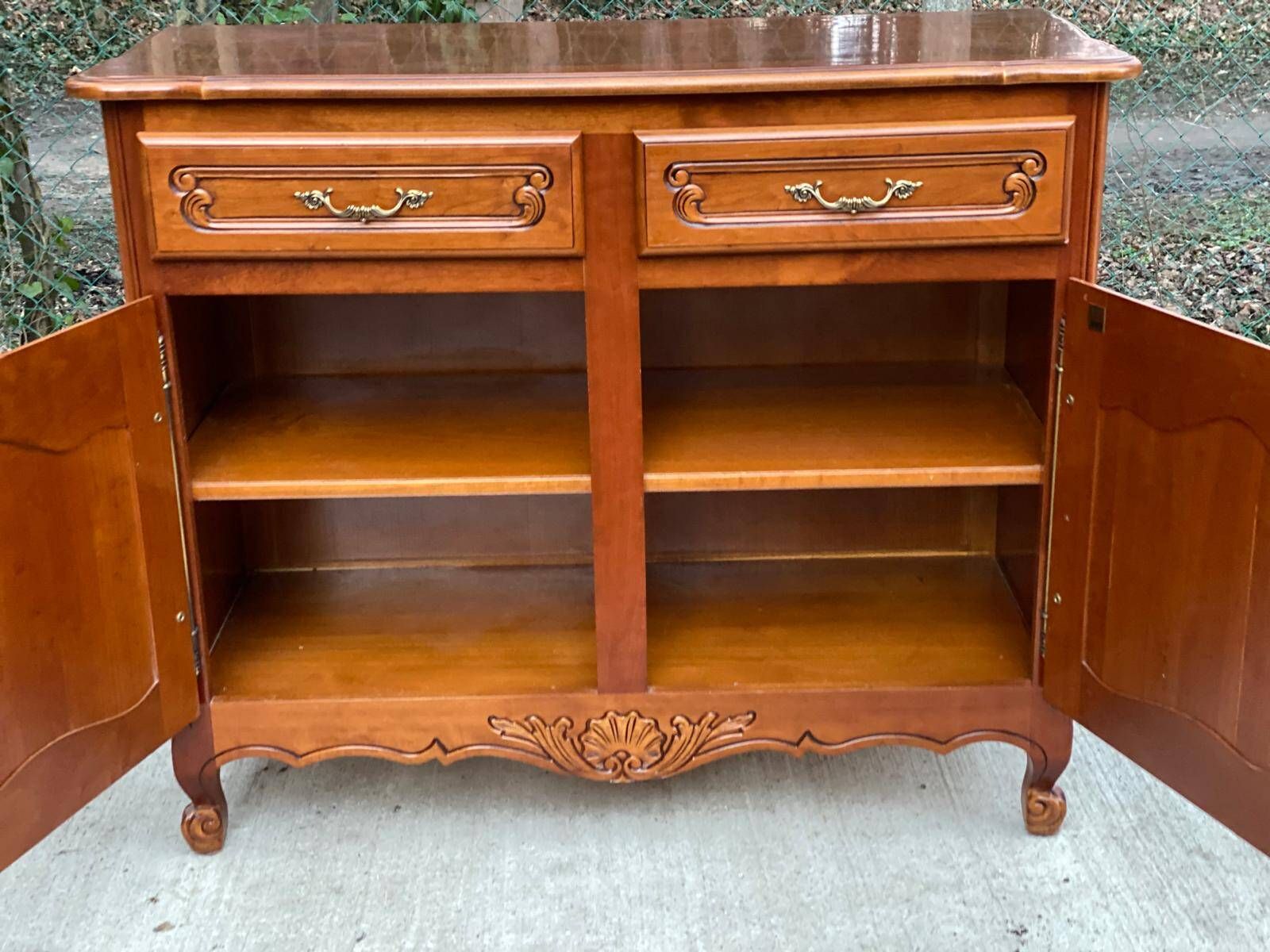 Louis XV buffet in cherry wood and shiny marquetry with 2 doors and 2 drawers
