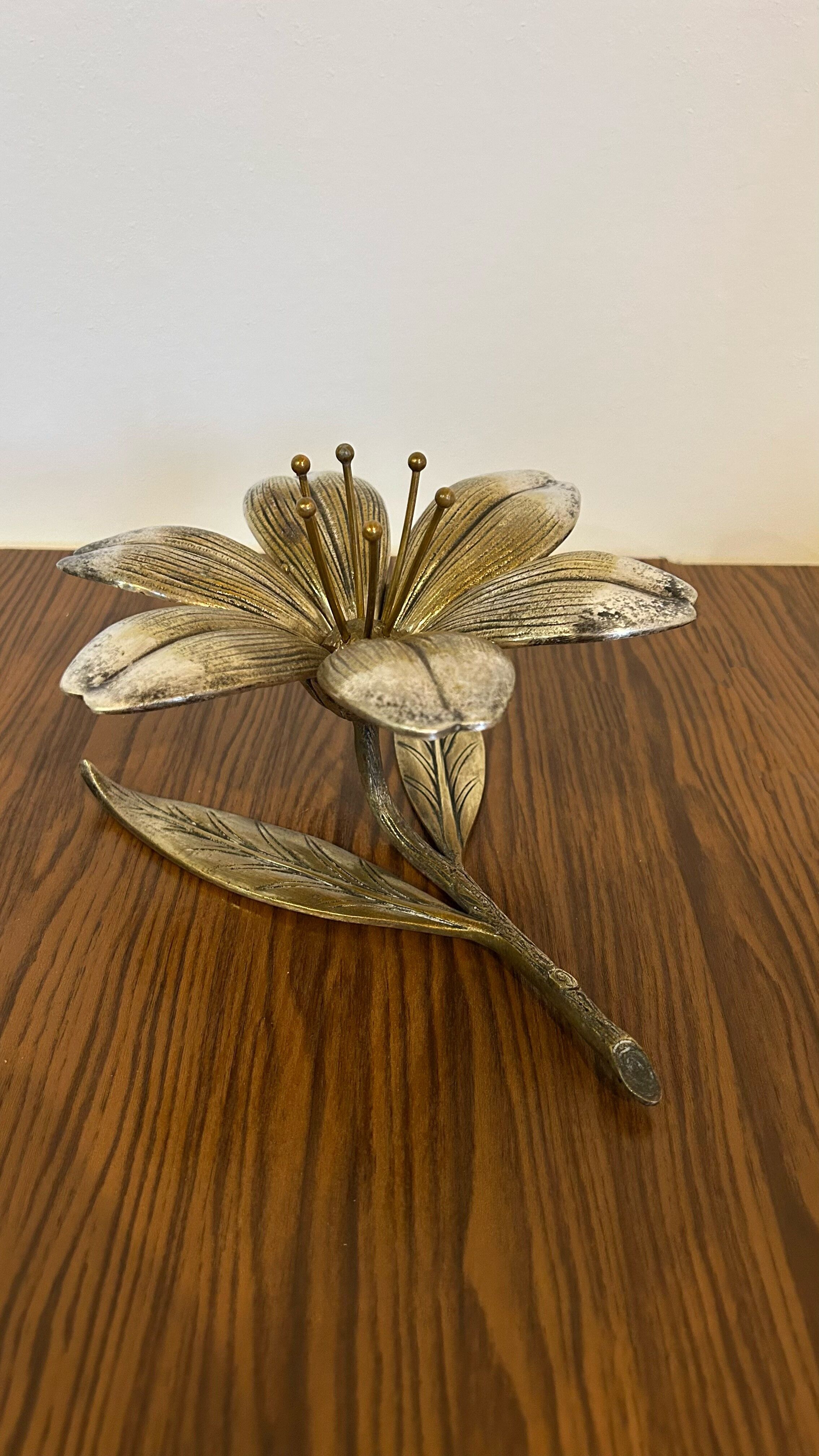 Golden metal lotus flower ashtray