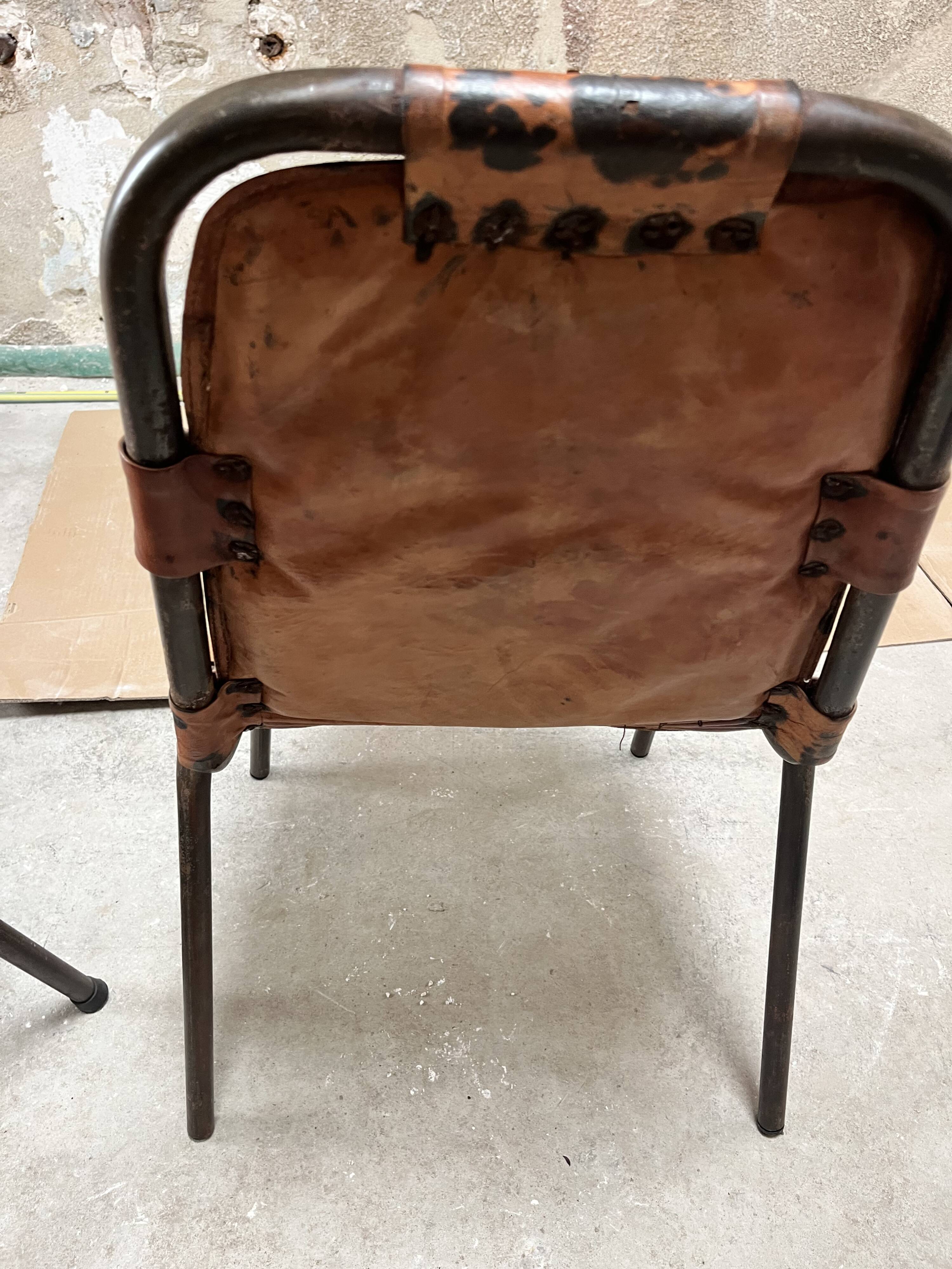 Paire de chaises Charlotte Perriand